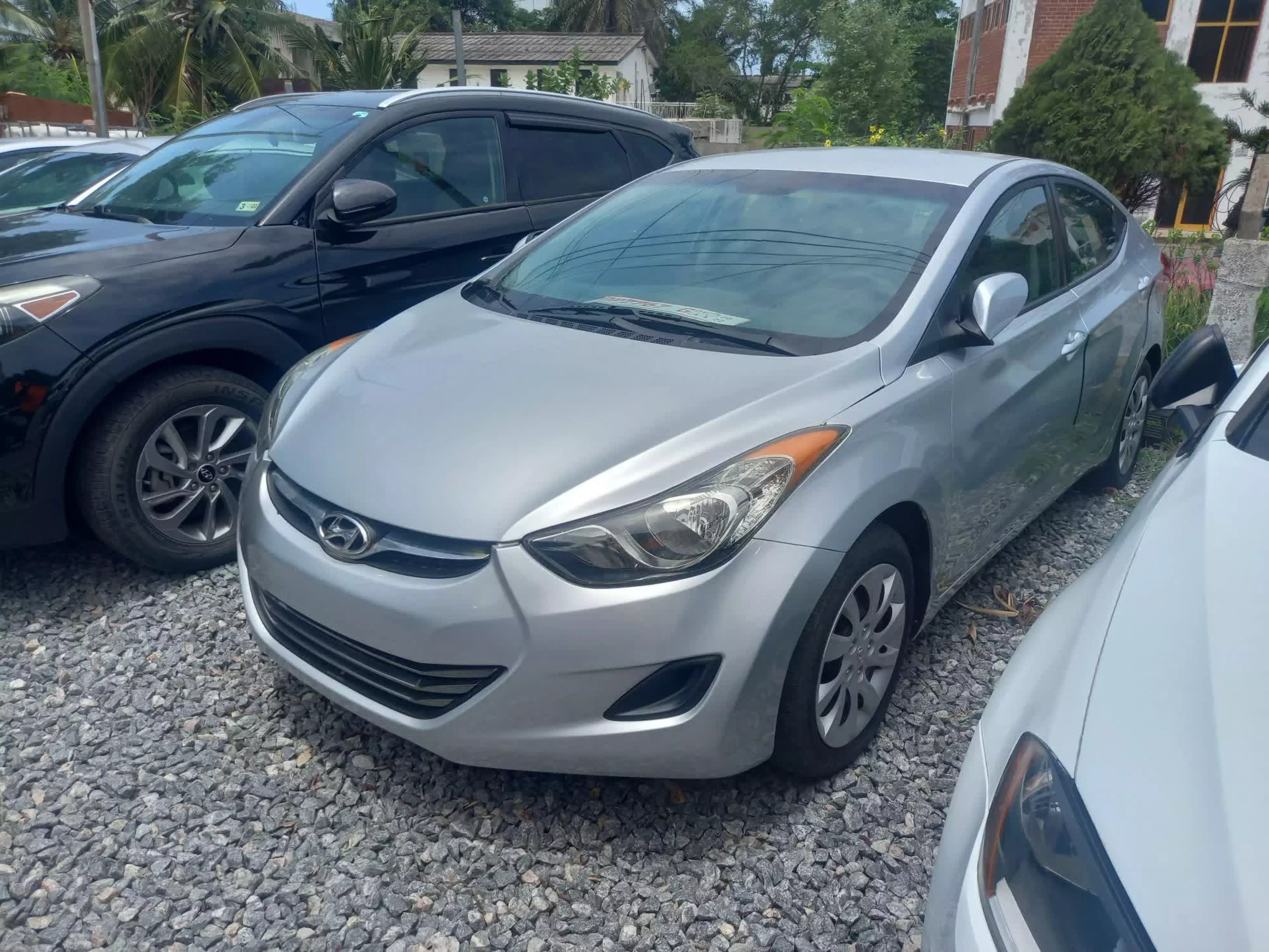 Hyundai Elantra - 2013