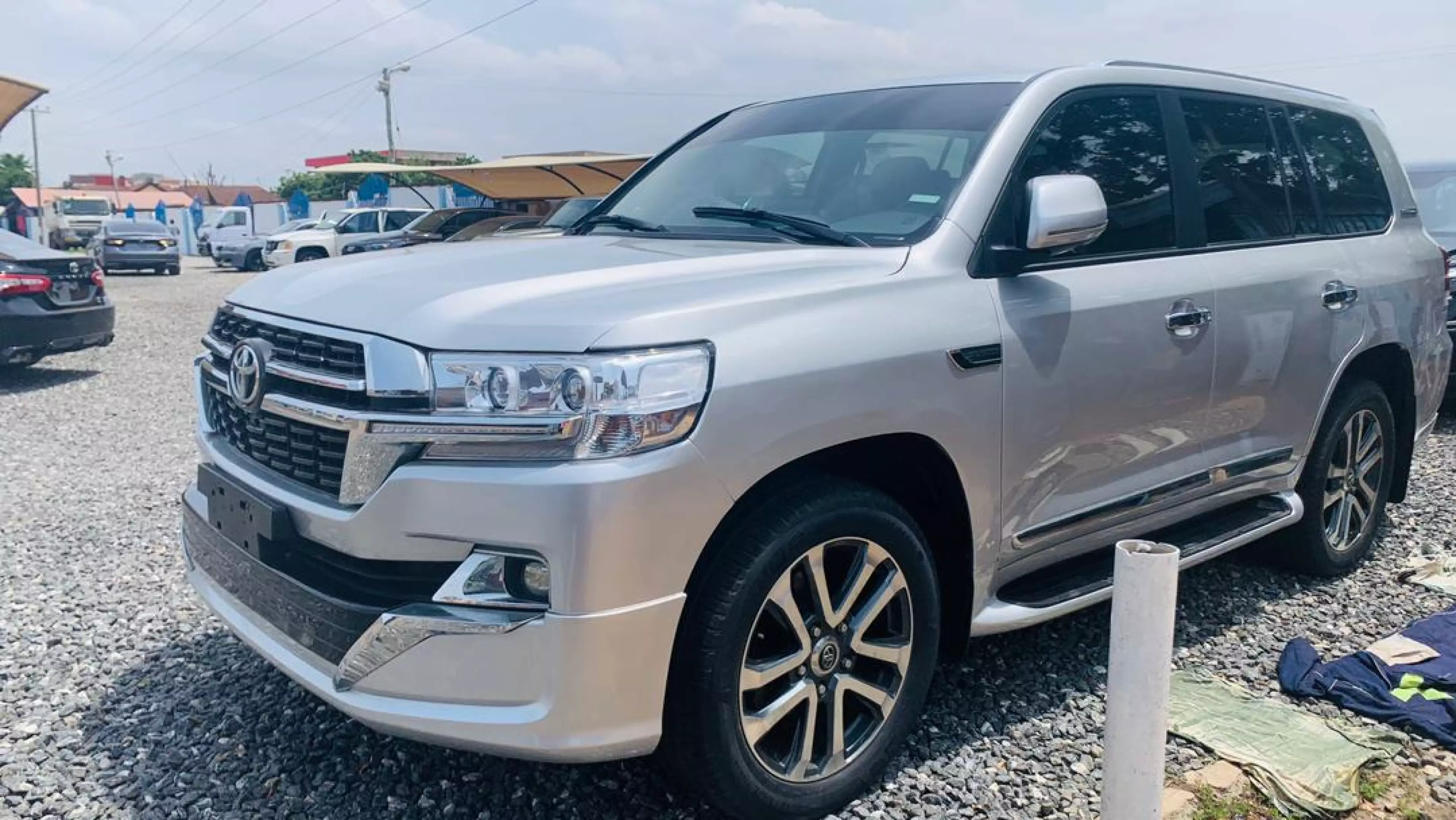Toyota  Land Cruiser VXR V8 - 2015
