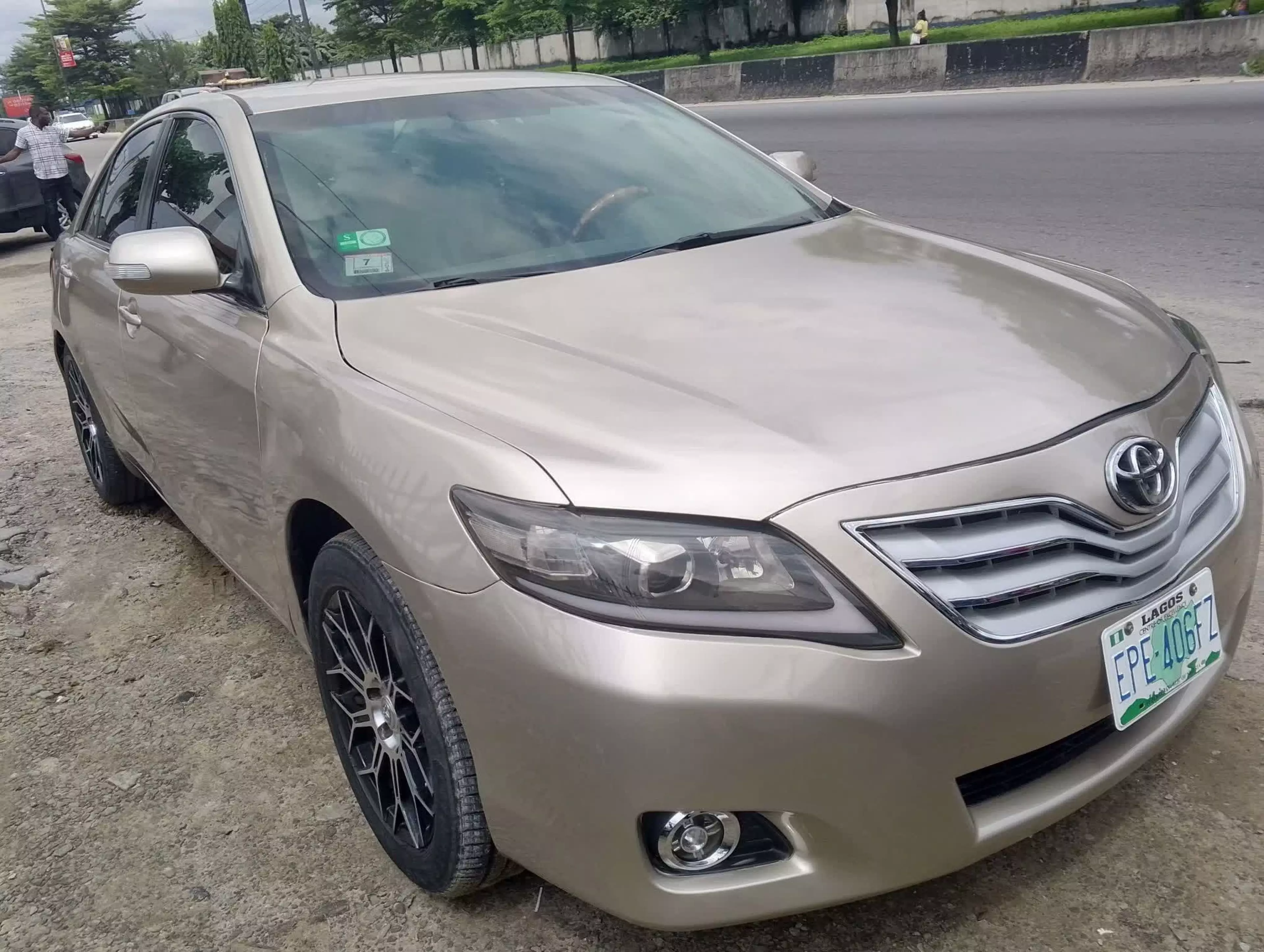 Toyota Camry   - 2009