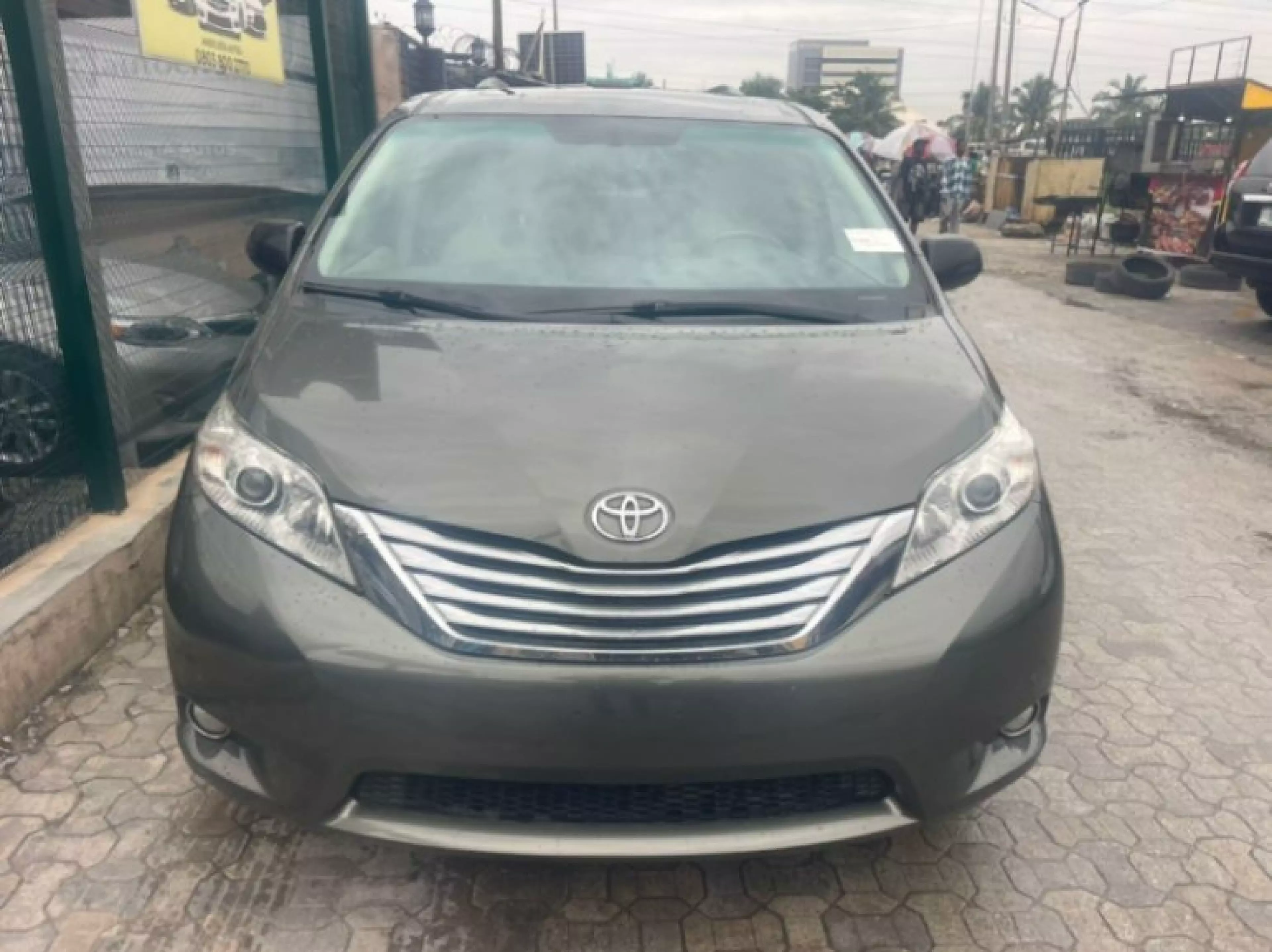 Toyota Sienna - 2010