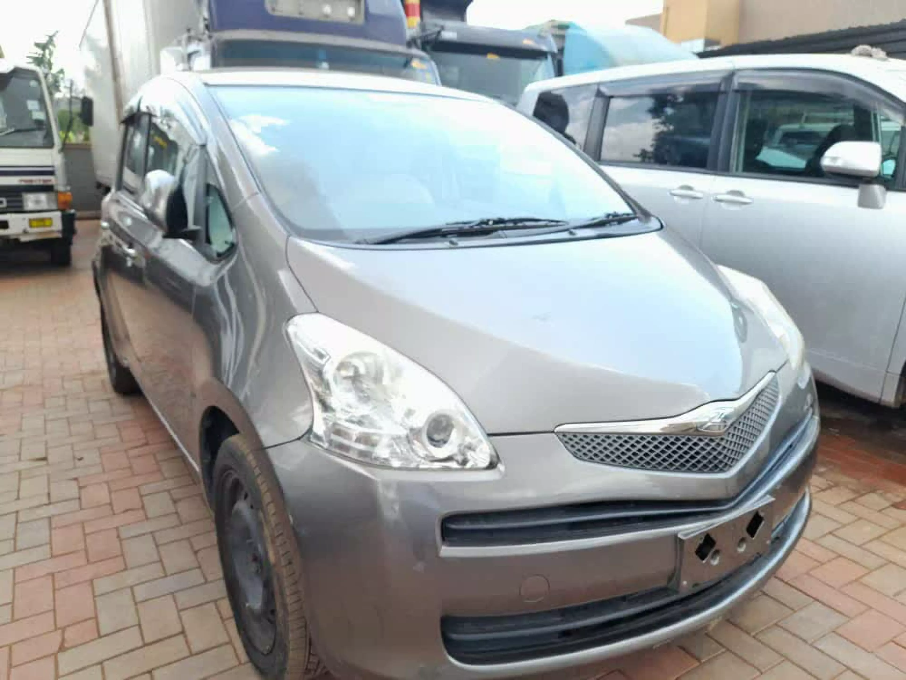 Toyota Ractis - 2008