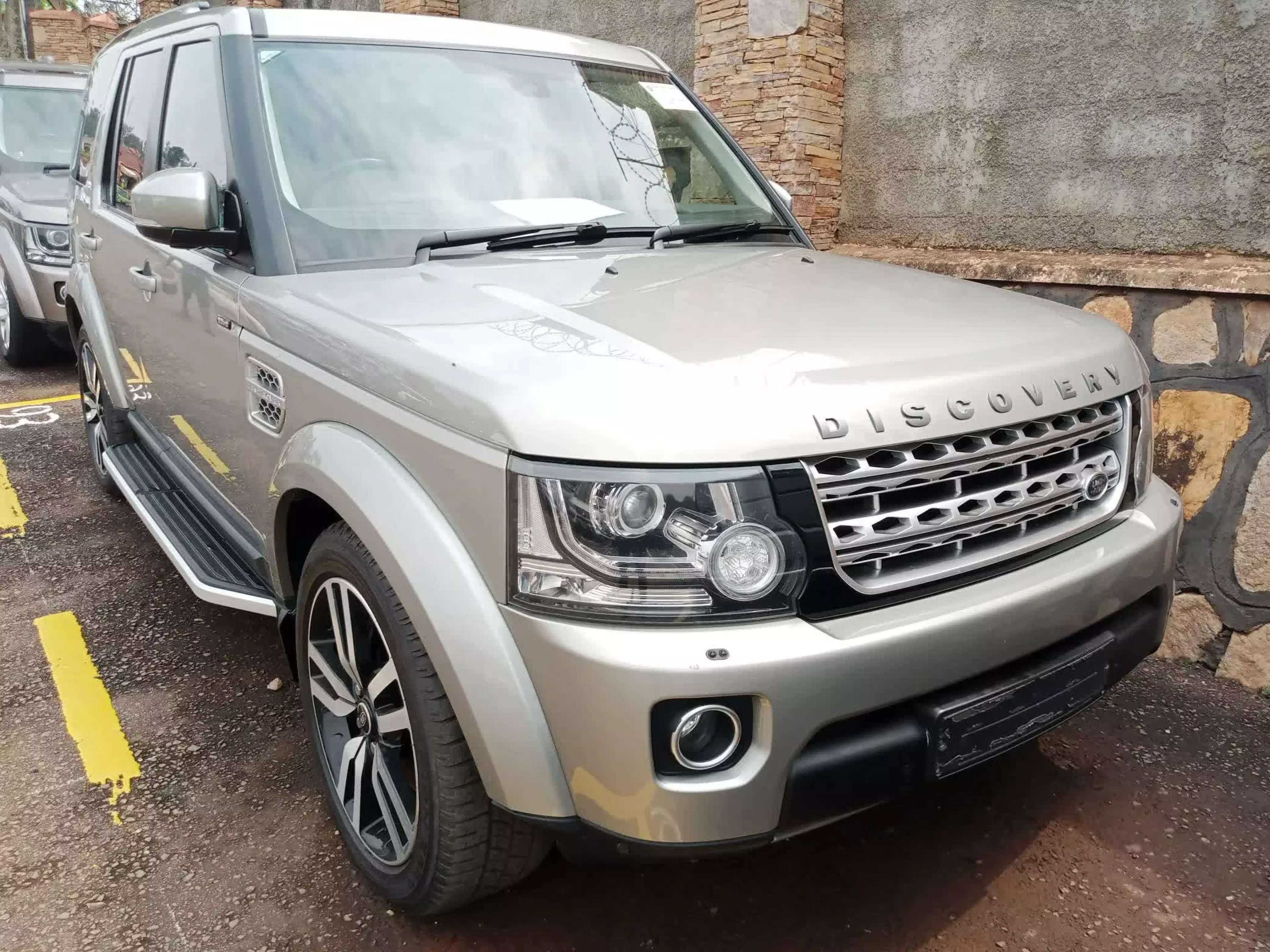 Land Rover Discovery - 2014