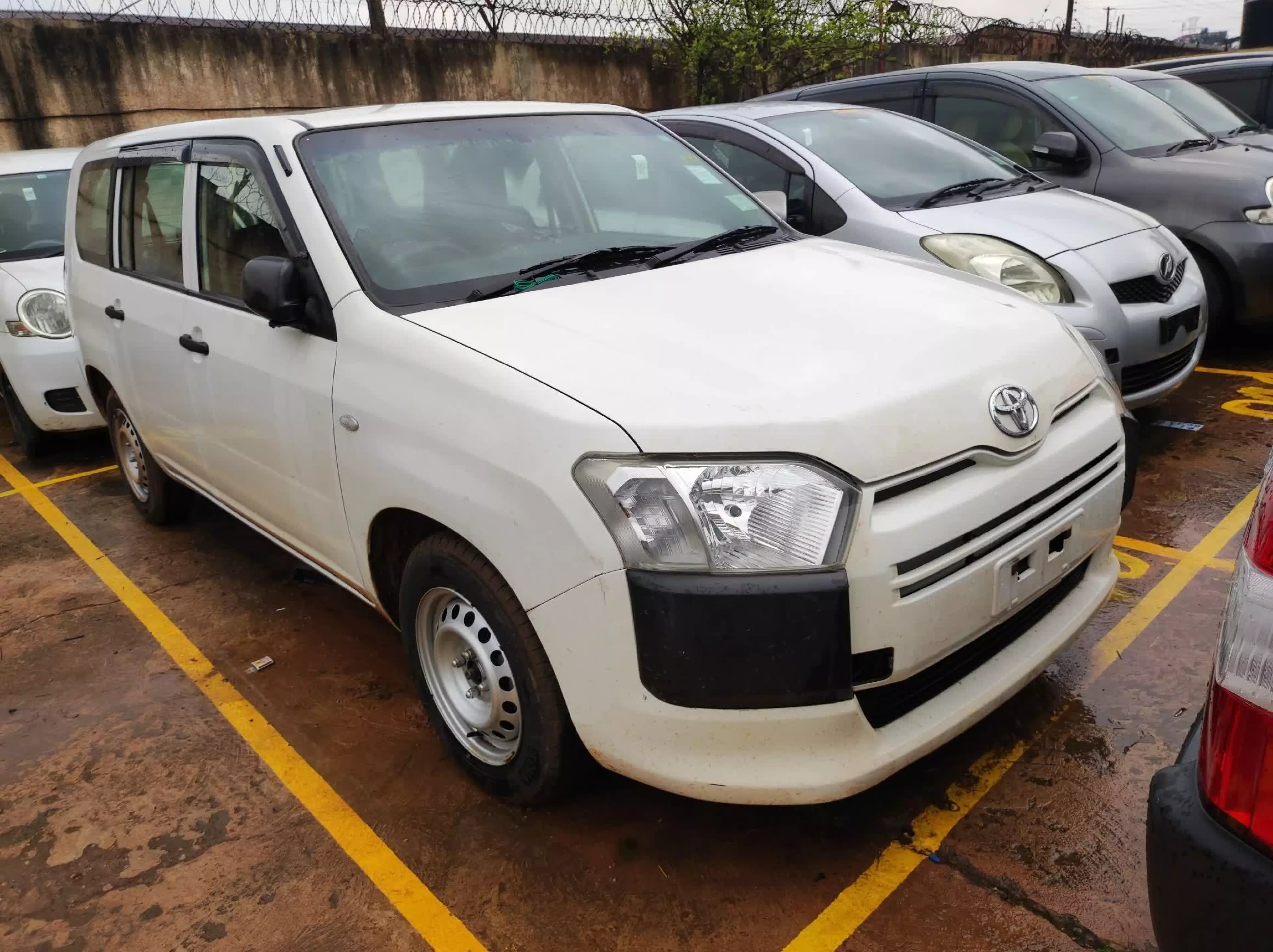 Toyota Probox  - 2015