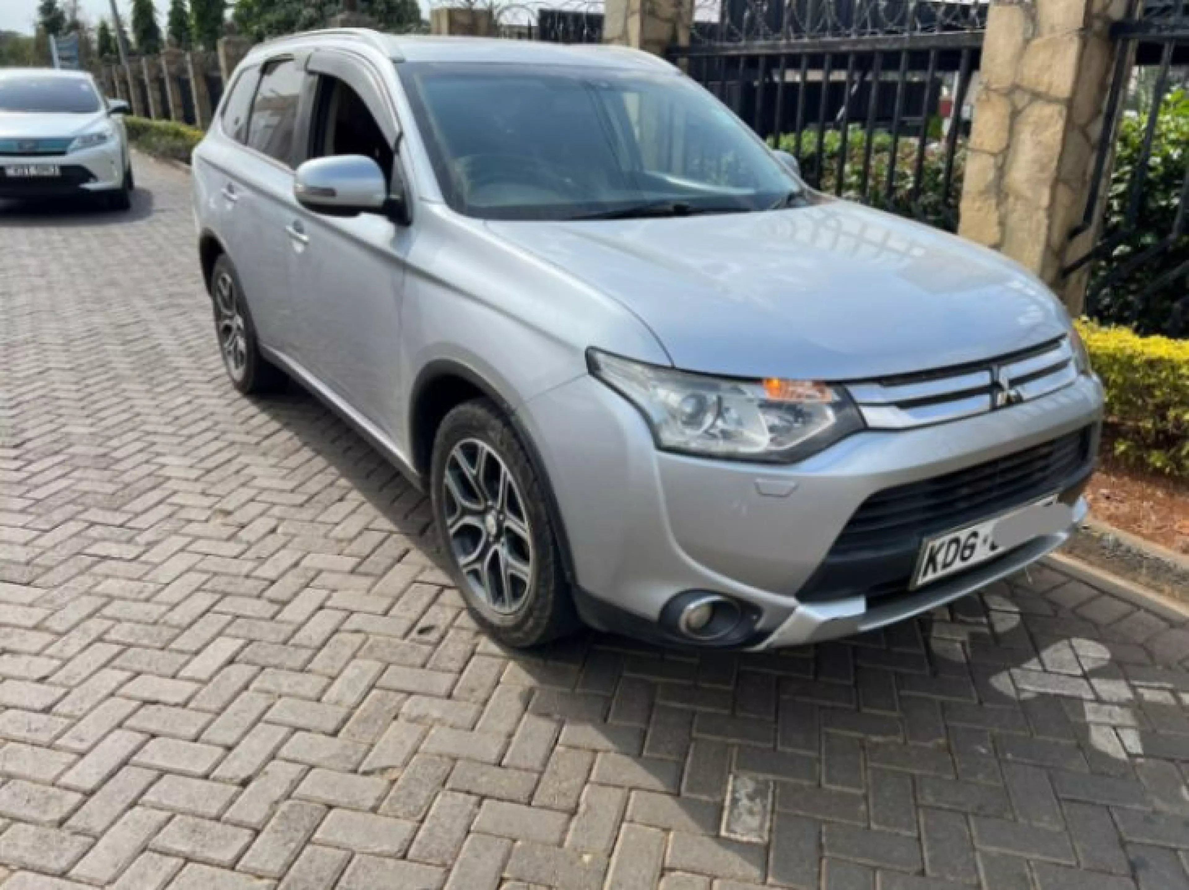 Mitsubishi OUTLANDER - 2014