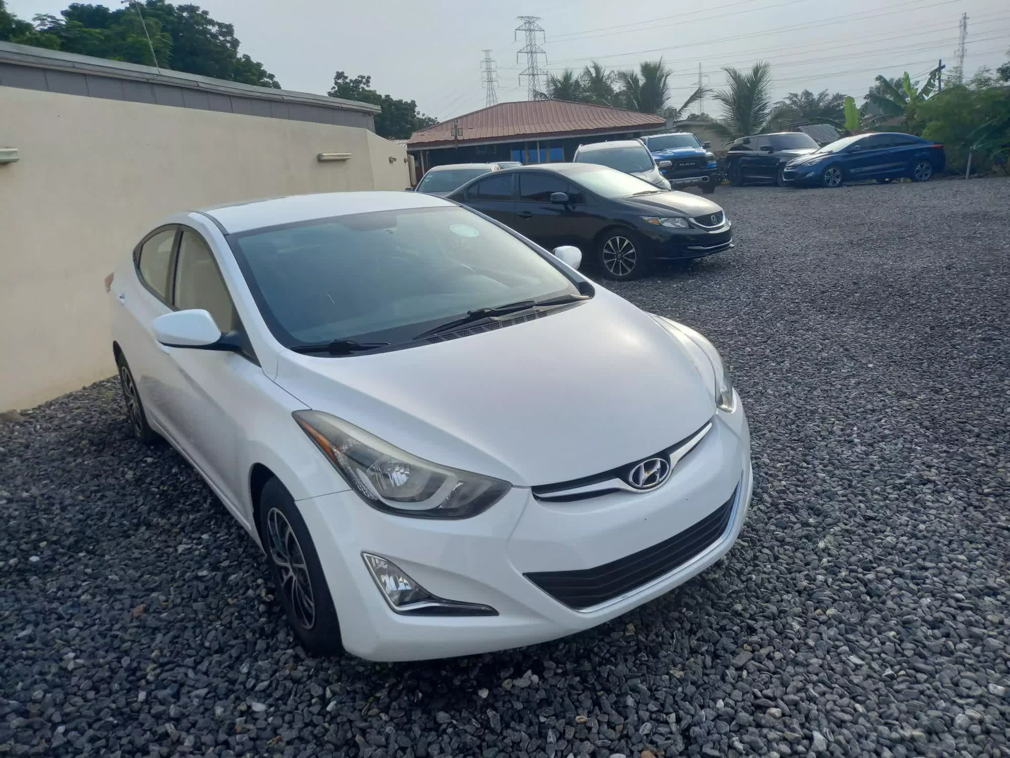 Hyundai Elantra - 2014