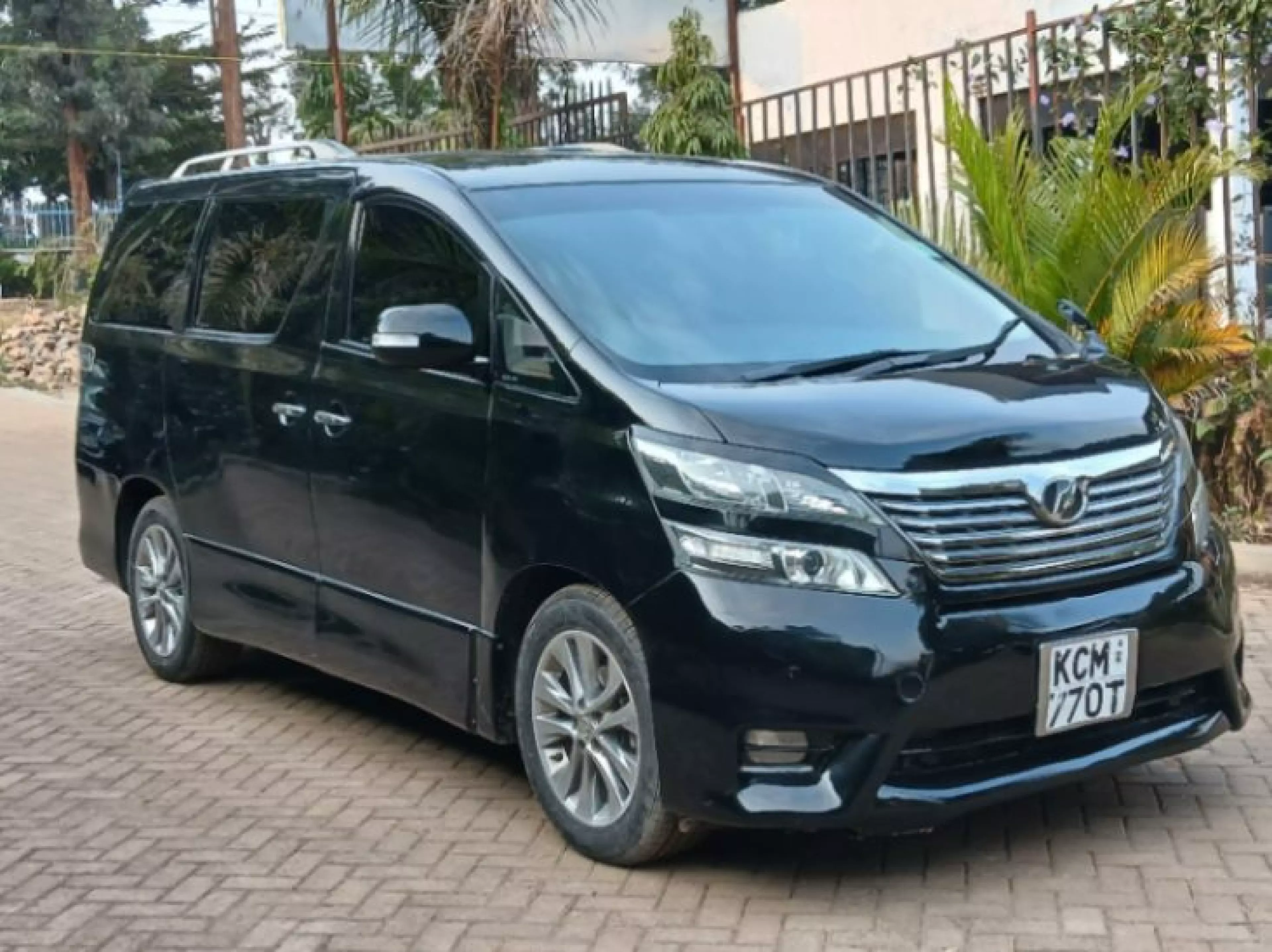 Toyota Vellfire  - 2011