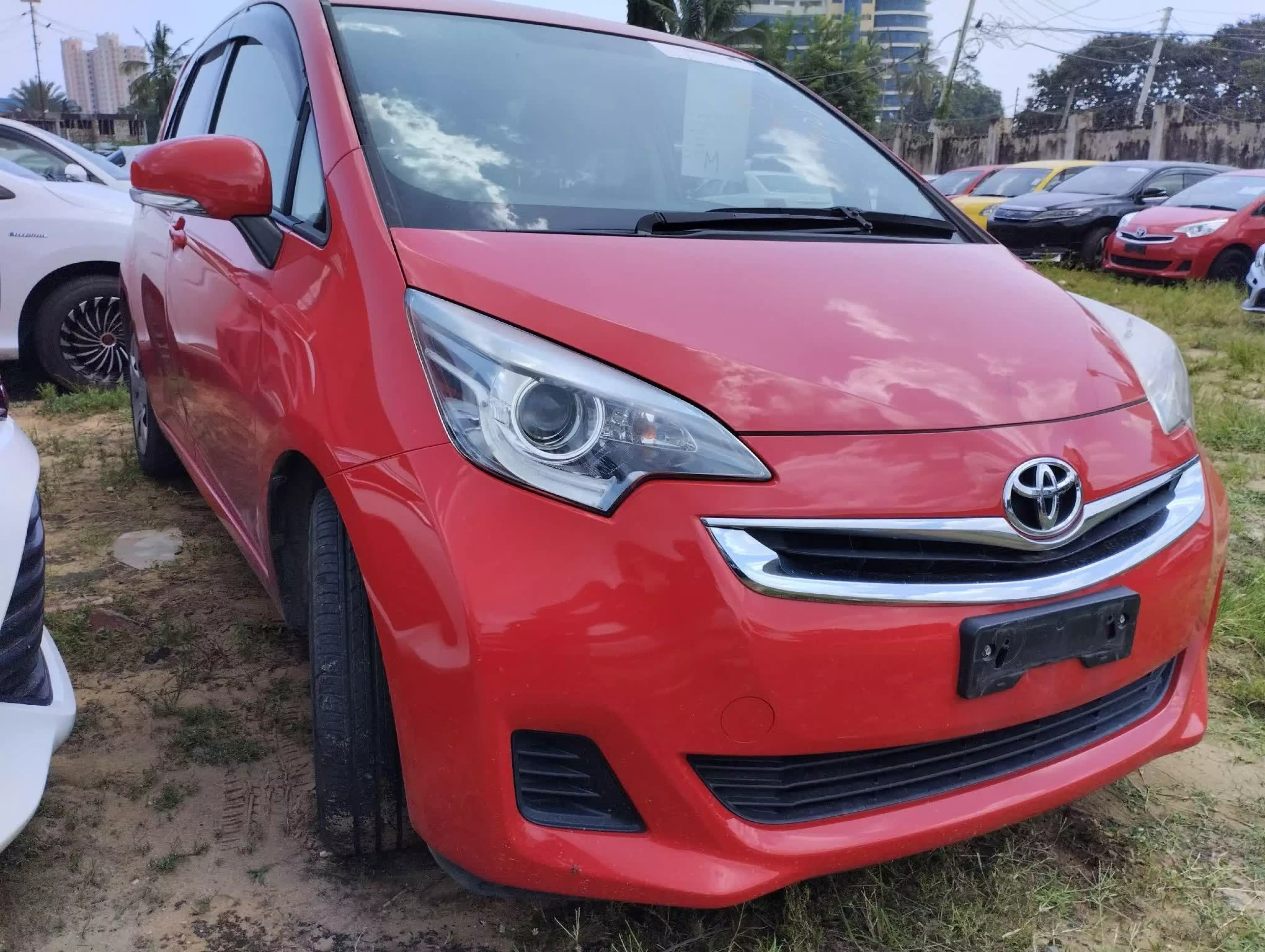 Toyota Ractis - 2016