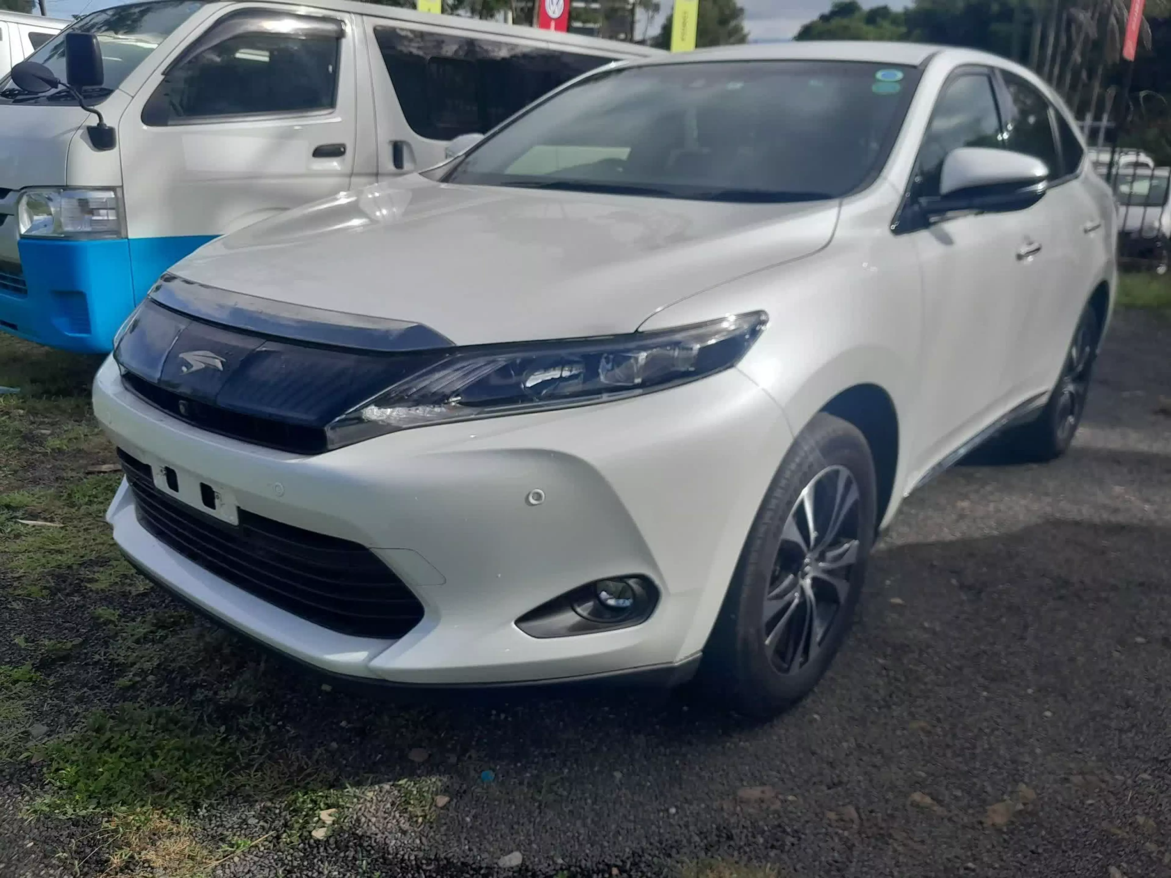 Toyota Harrier - 2016
