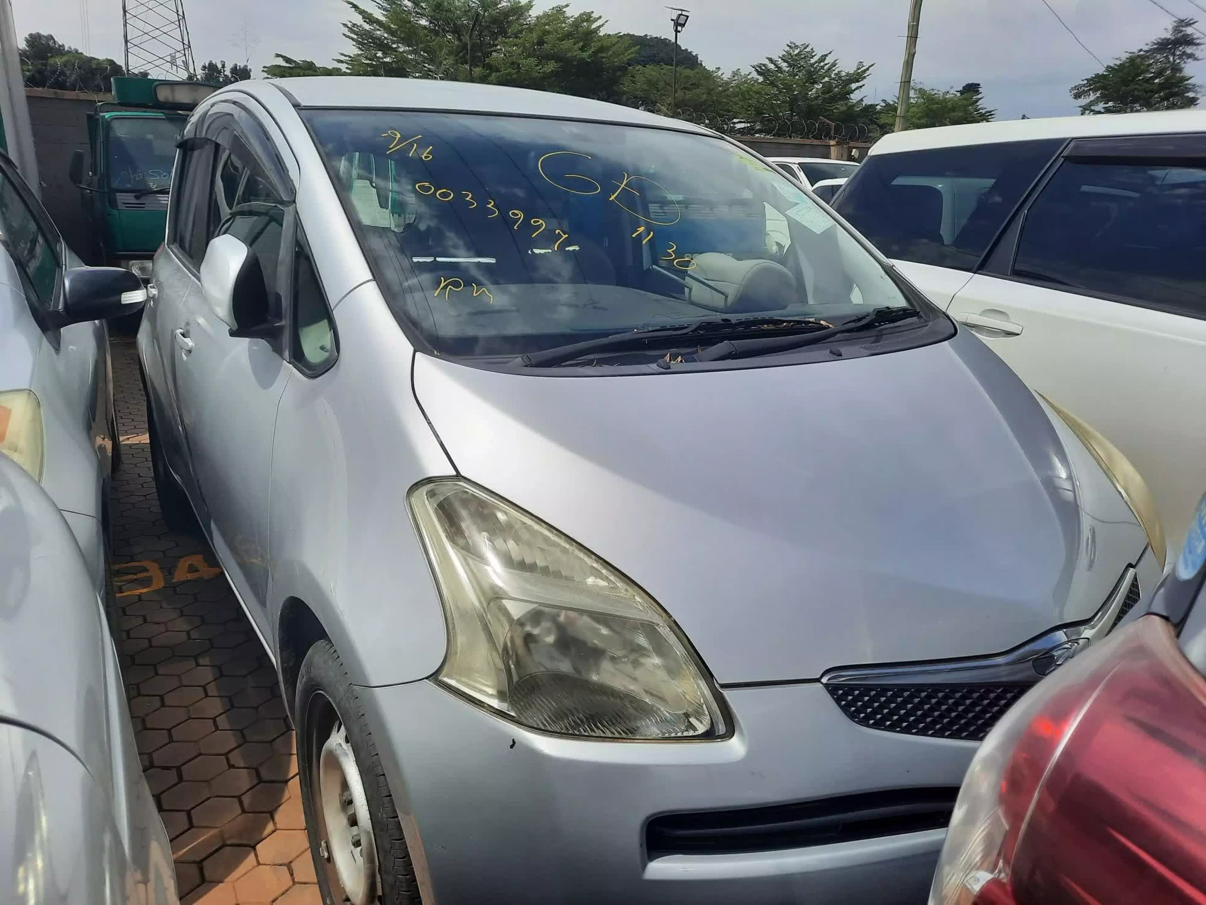 Toyota Ractis - 2009