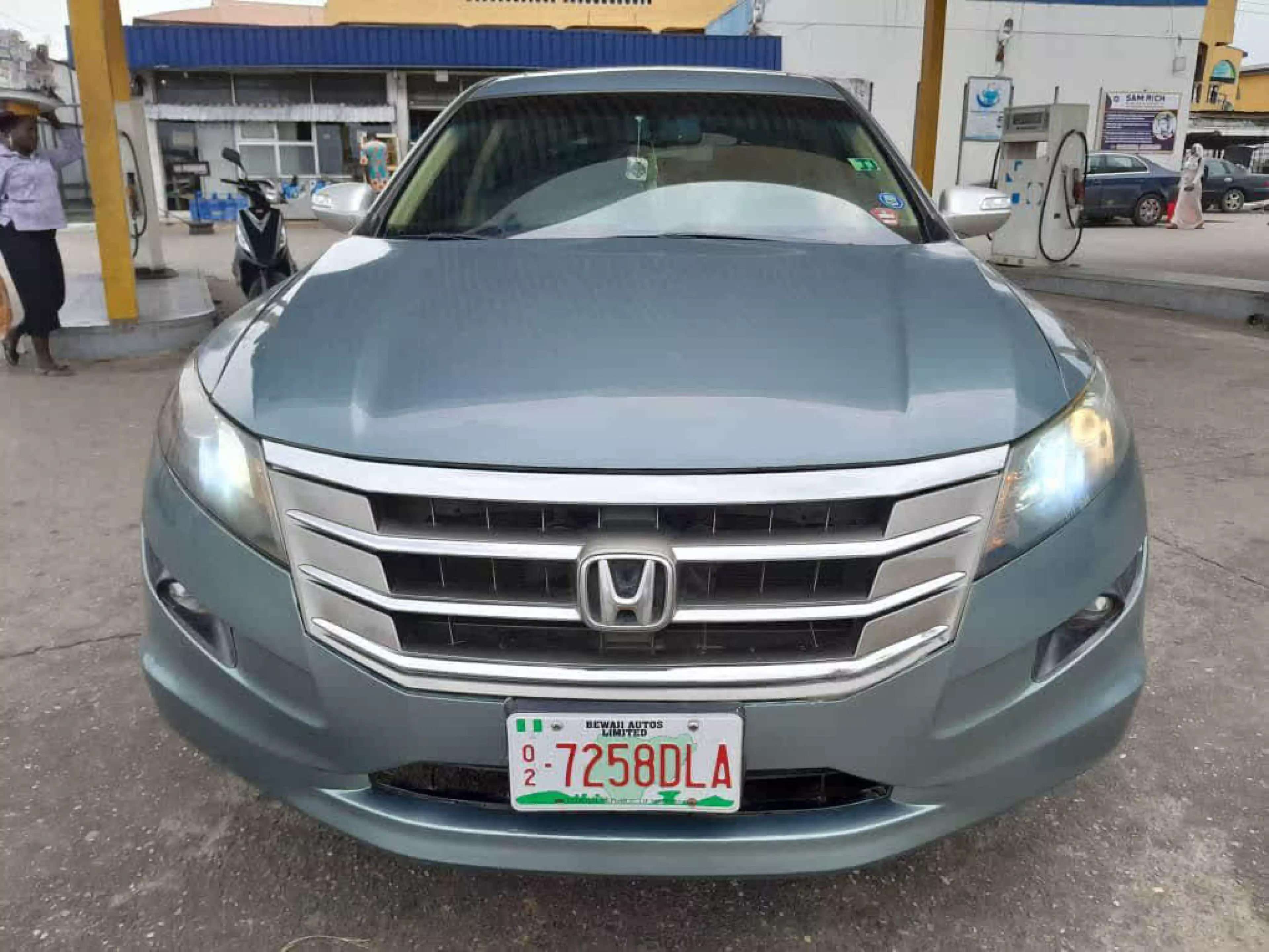 Honda Crosstour   - 2010