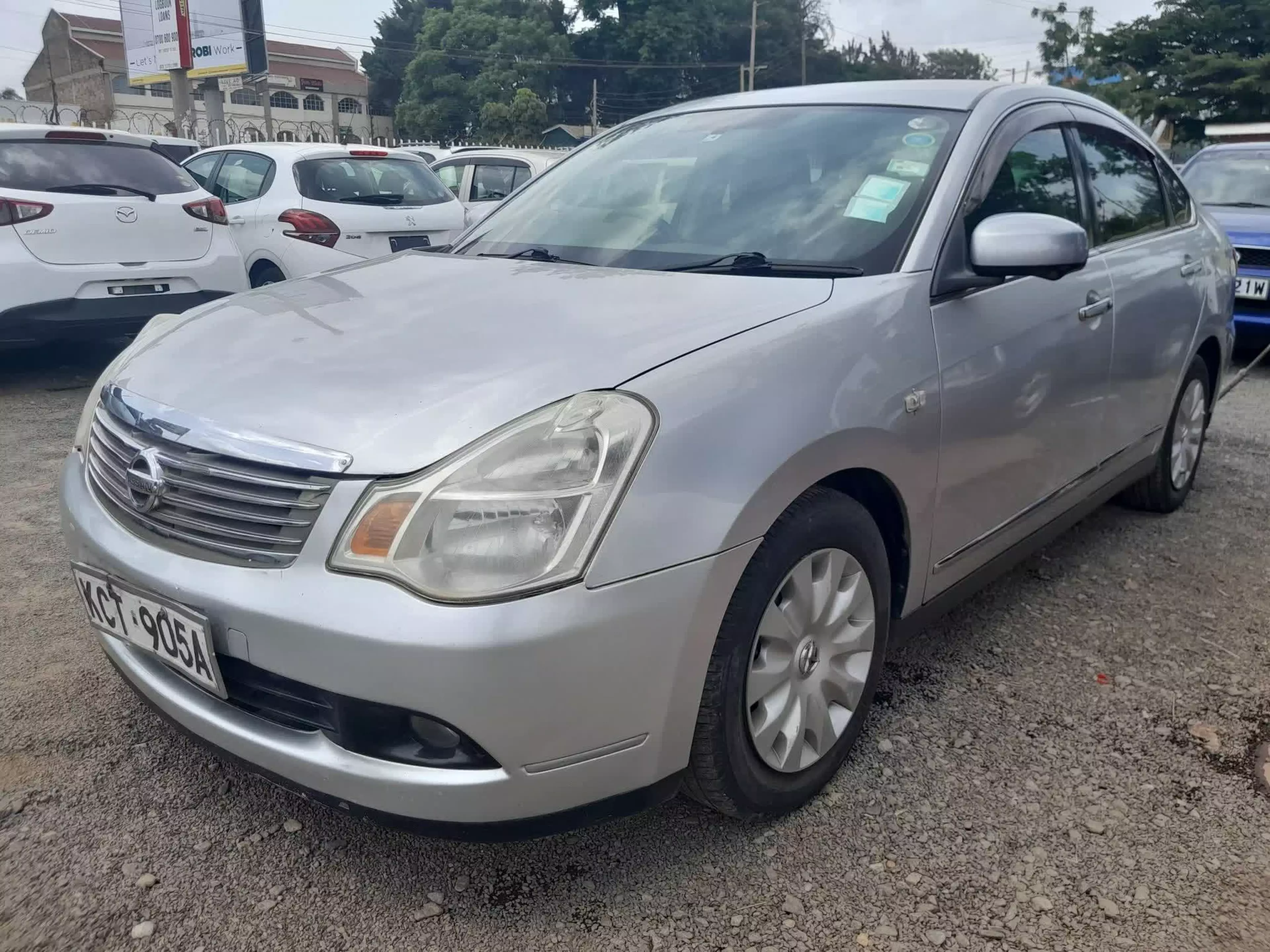 Nissan Bluebird - 2010