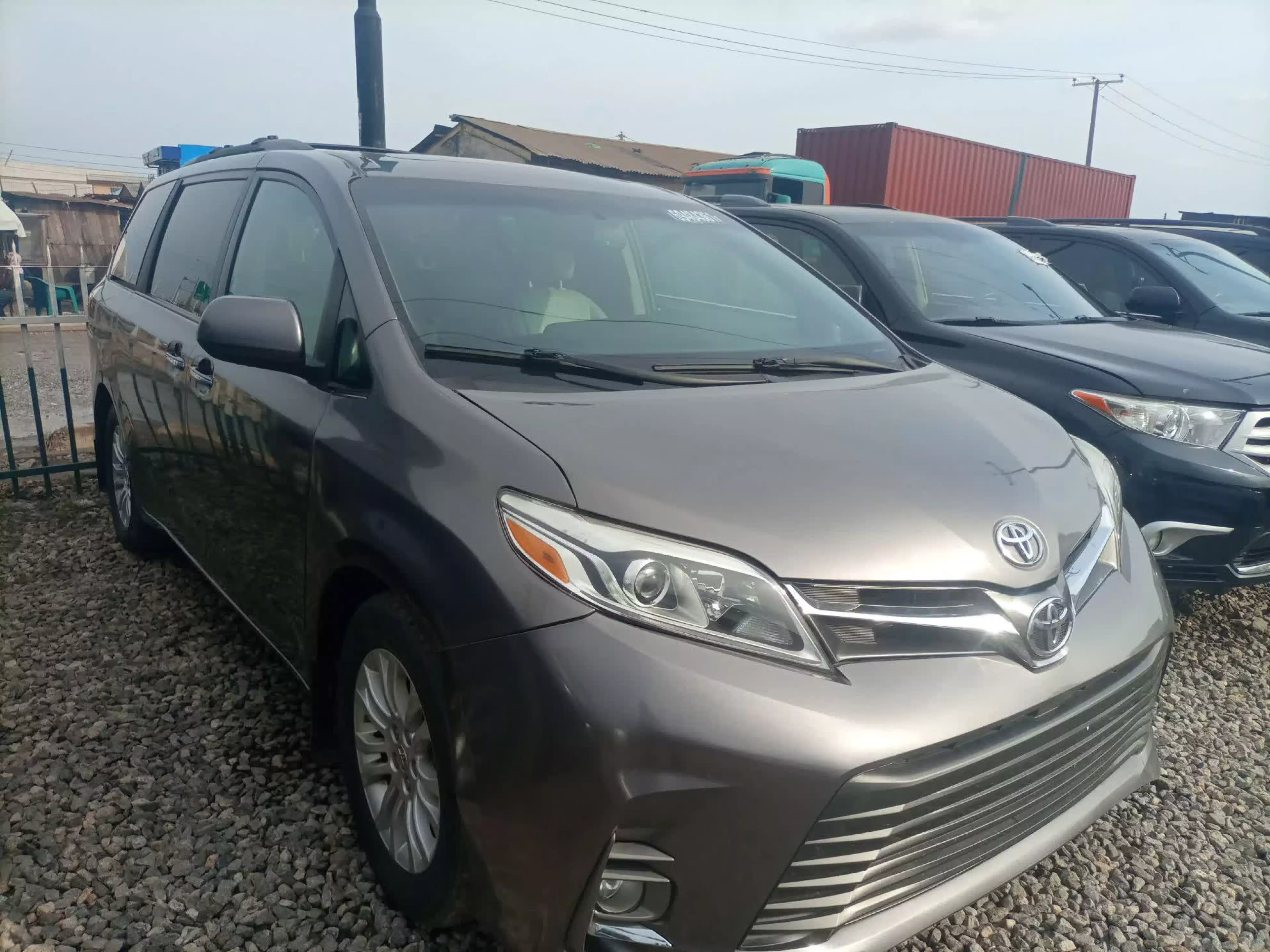 Toyota Sienna - 2015