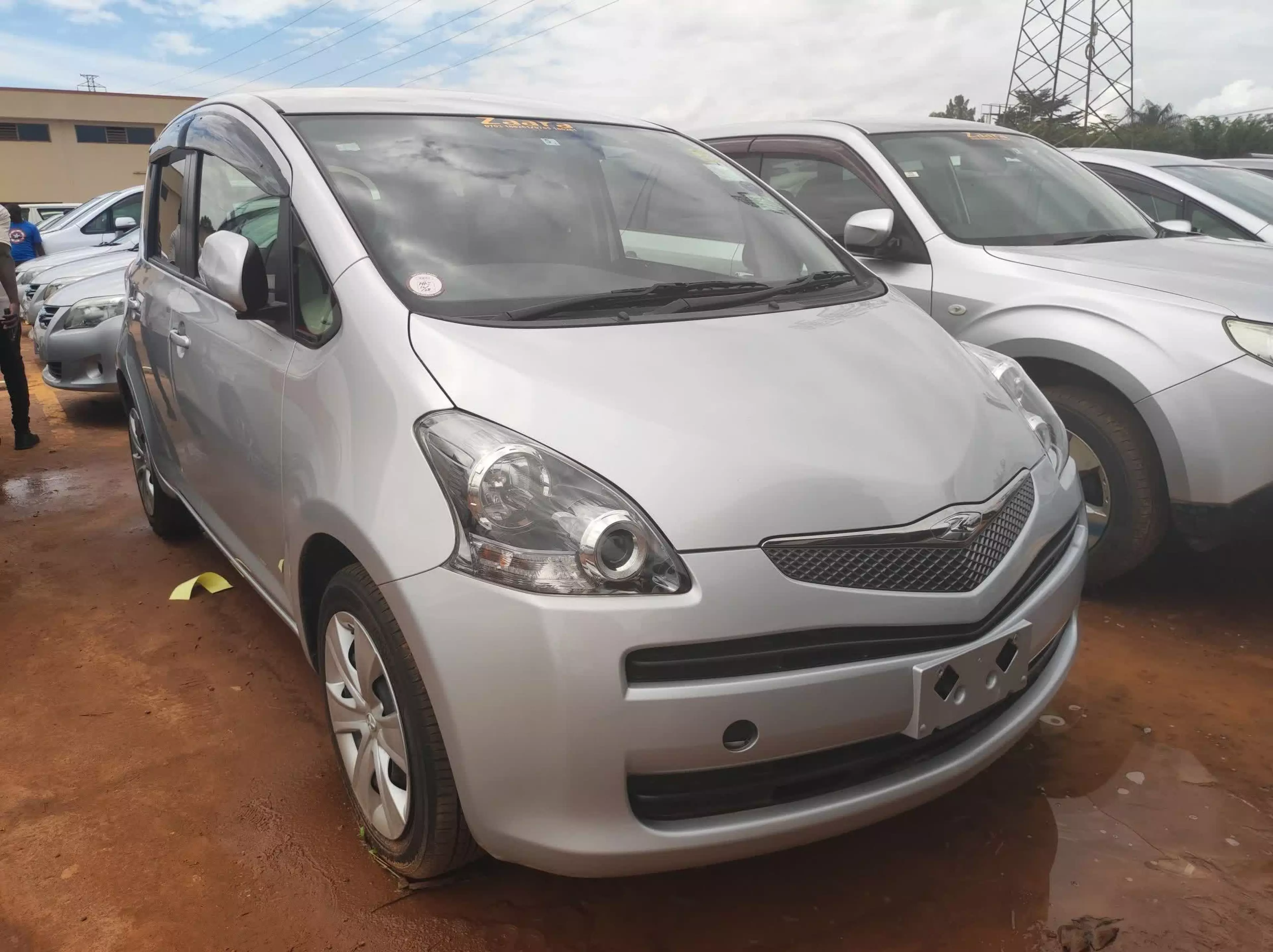 Toyota Ractis - 2009