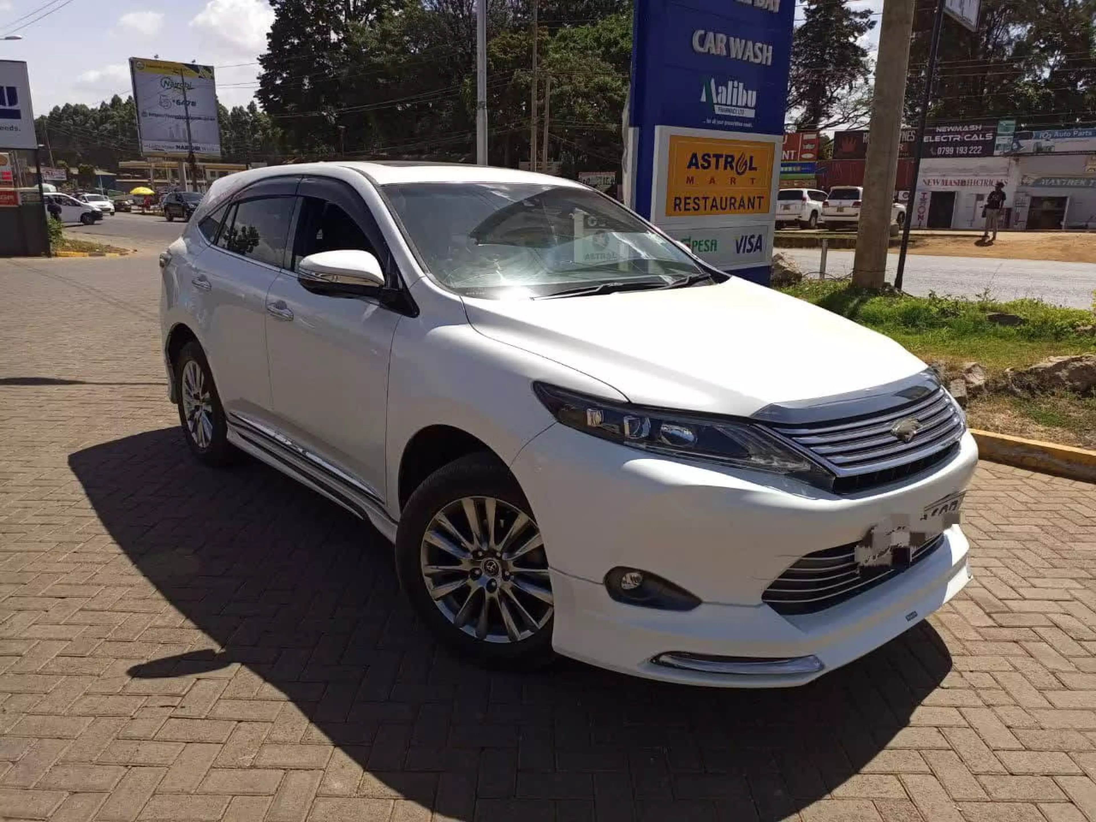 Toyota Harrier - 2014