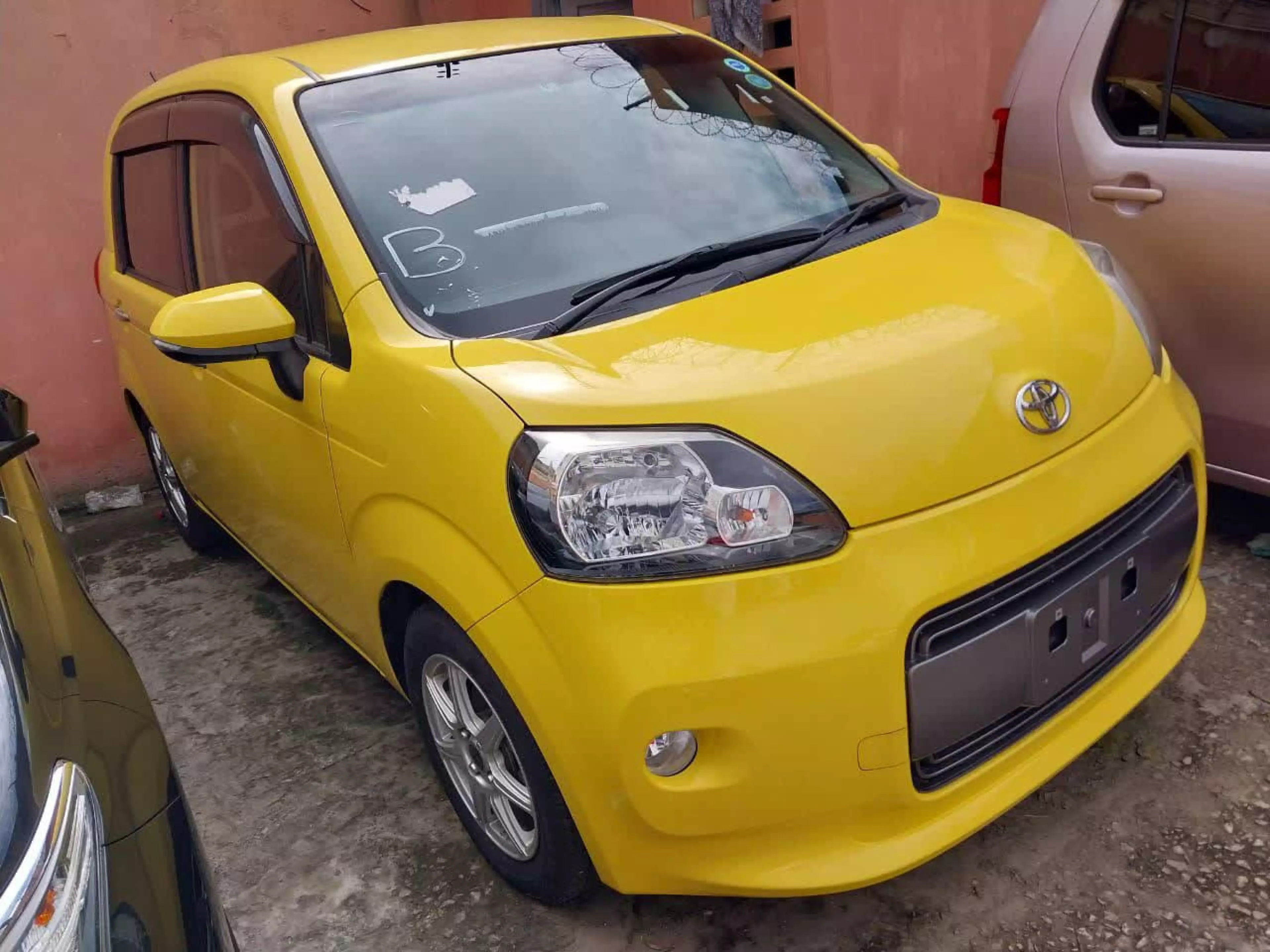 Toyota Porte - 2016