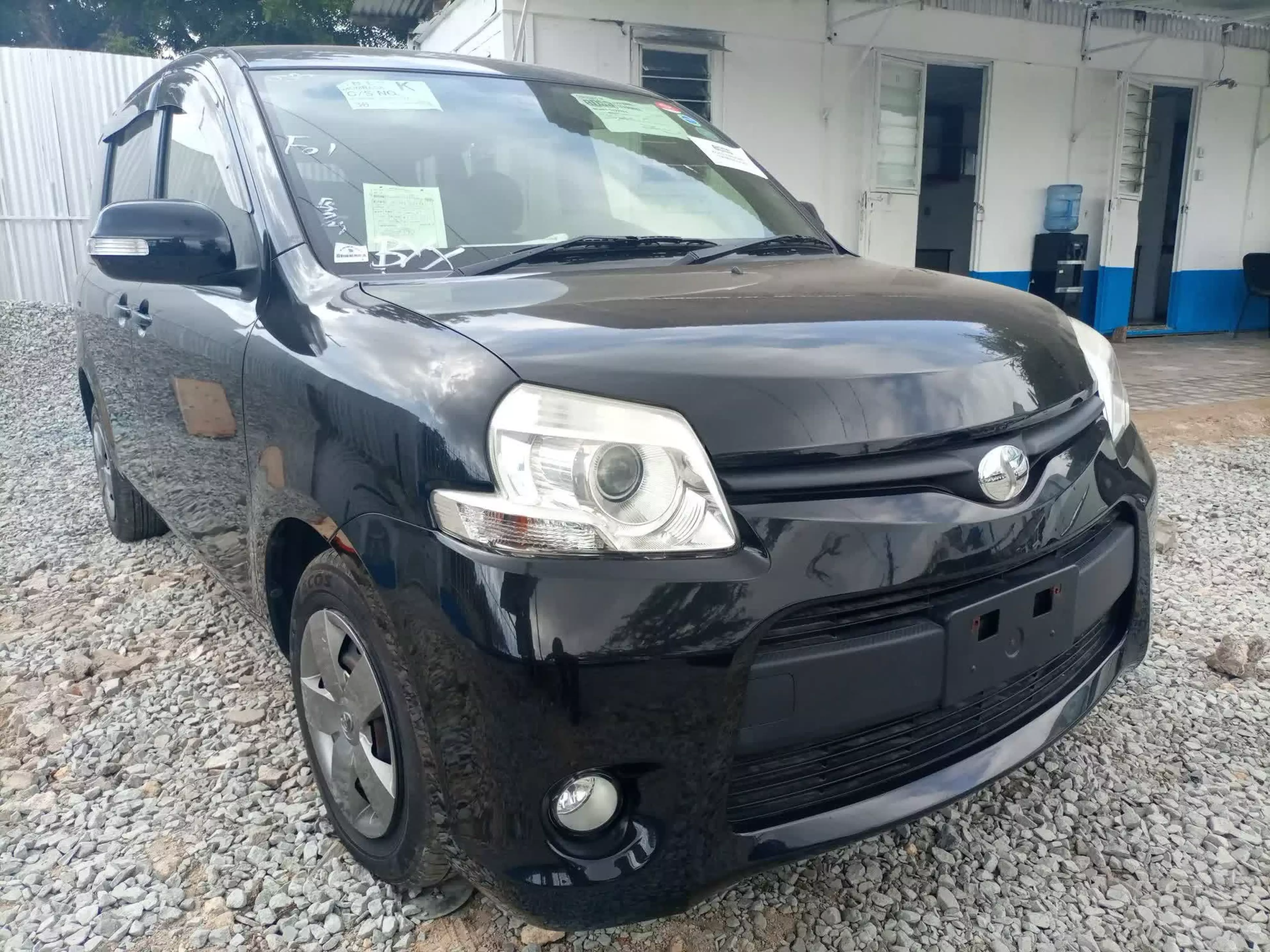 Toyota Sienta - 2015