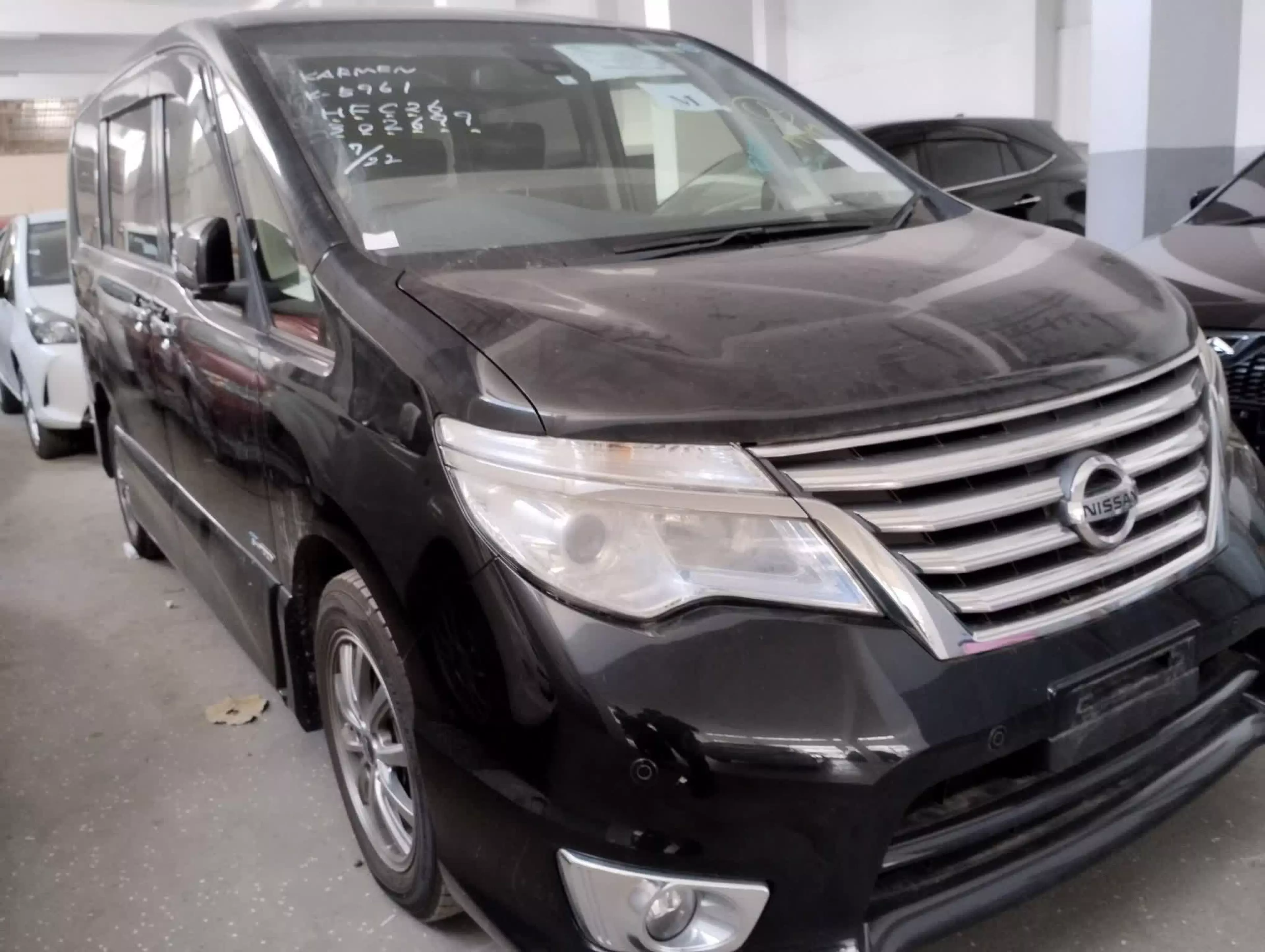 Nissan Serena - 2016