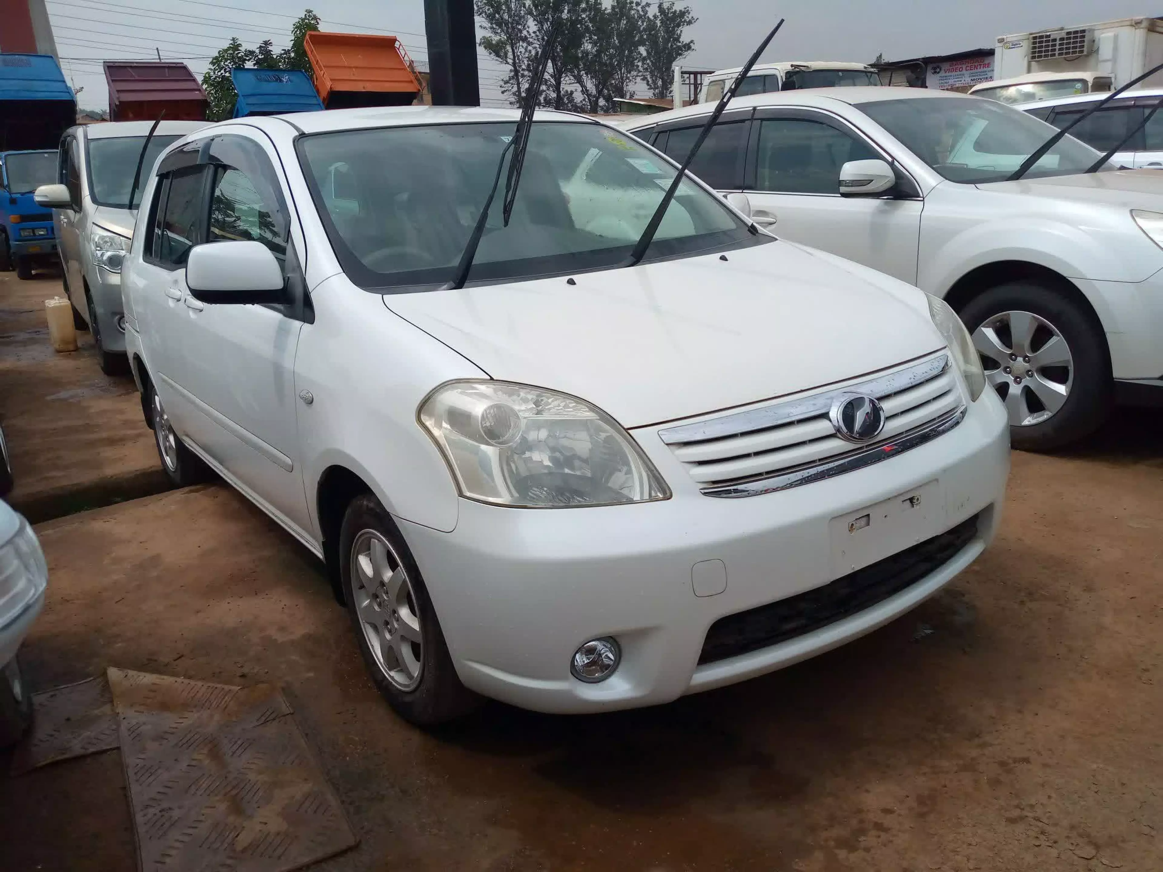 Toyota Raum  - 2008