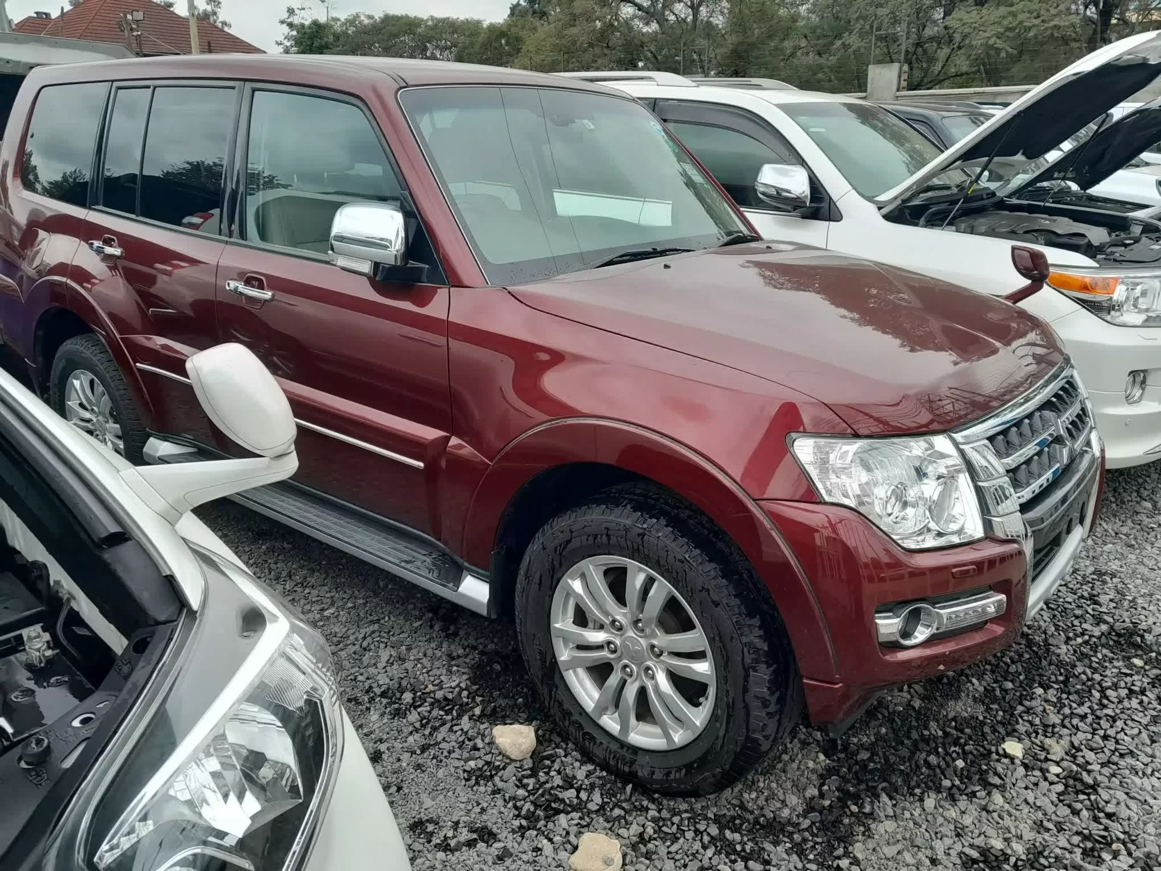 Mitsubishi Pajero - 2015