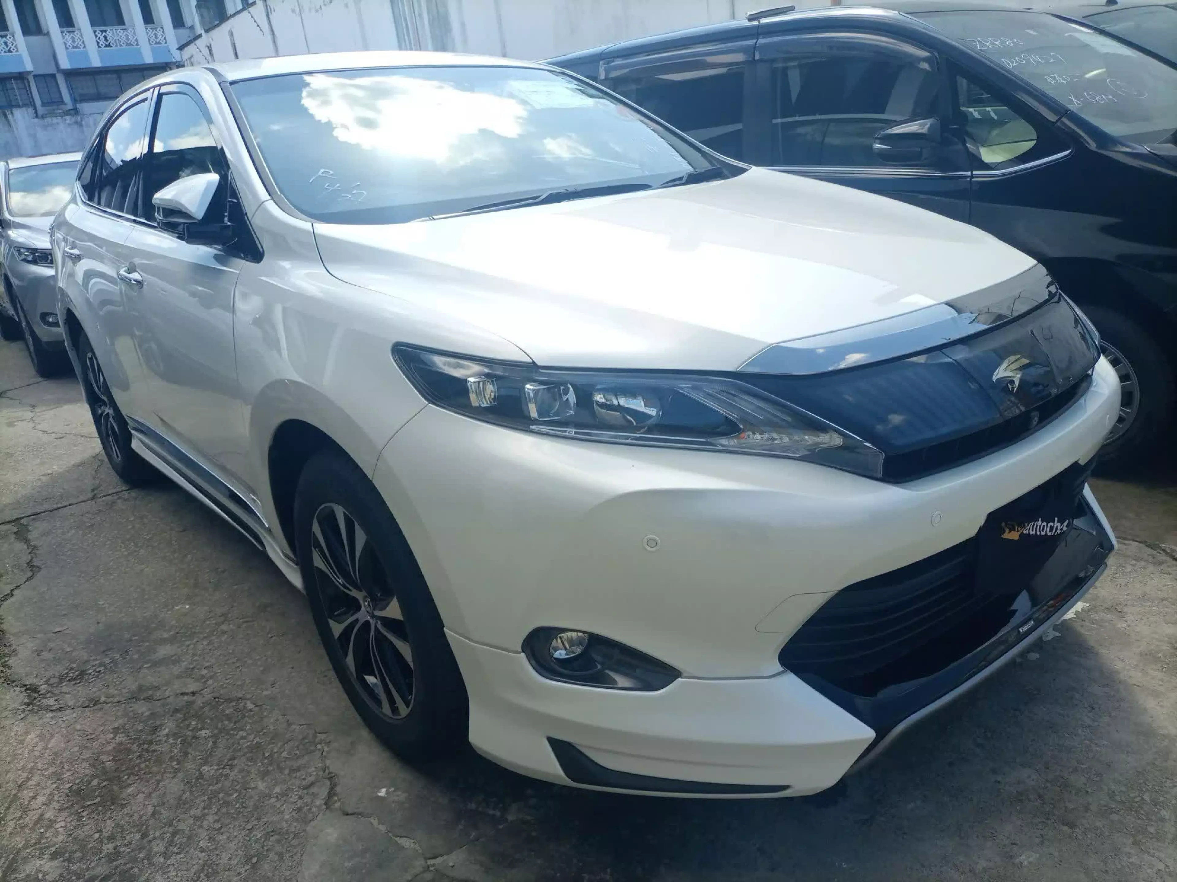 Toyota Harrier - 2016