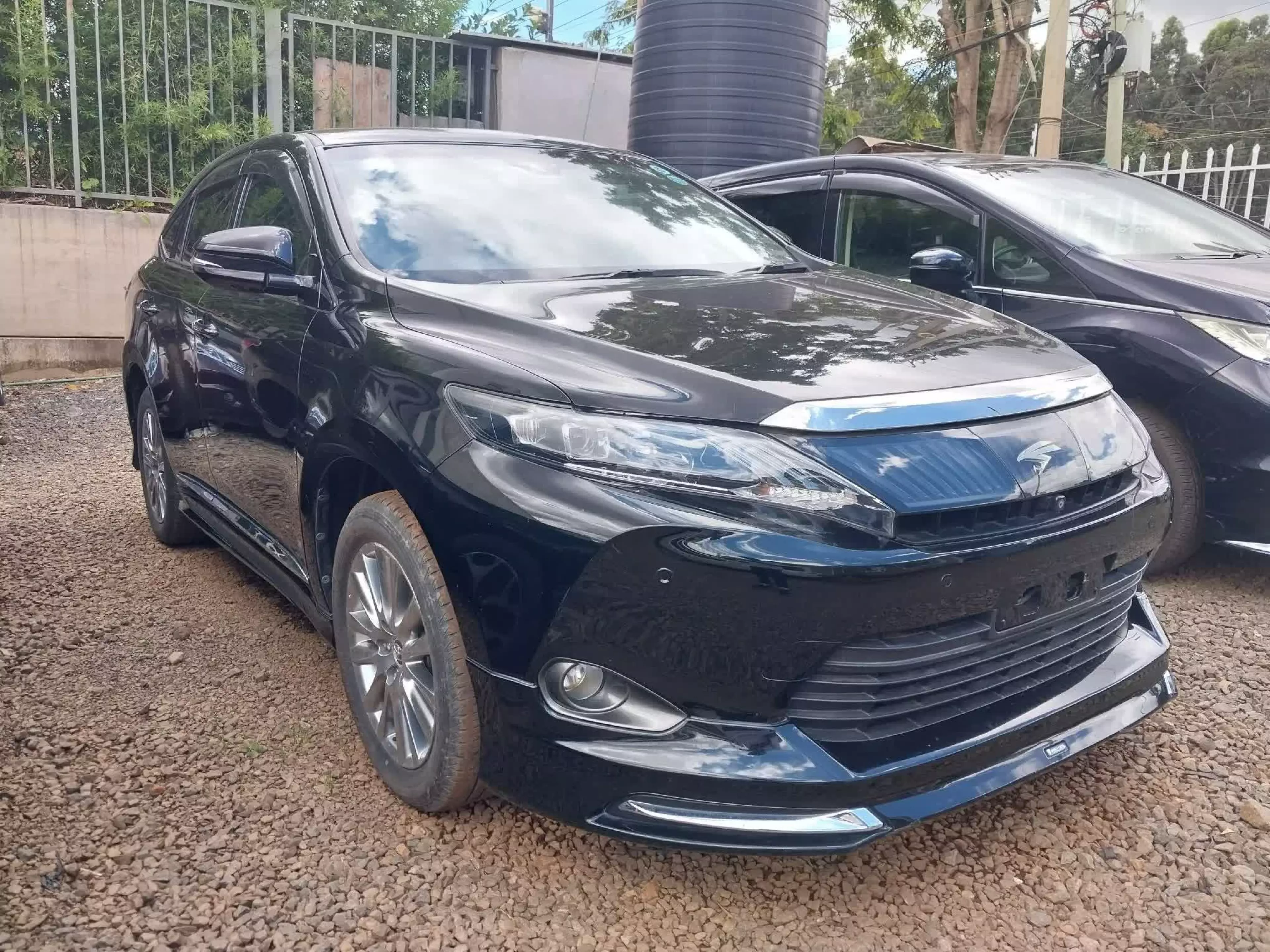 Toyota Harrier - 2016