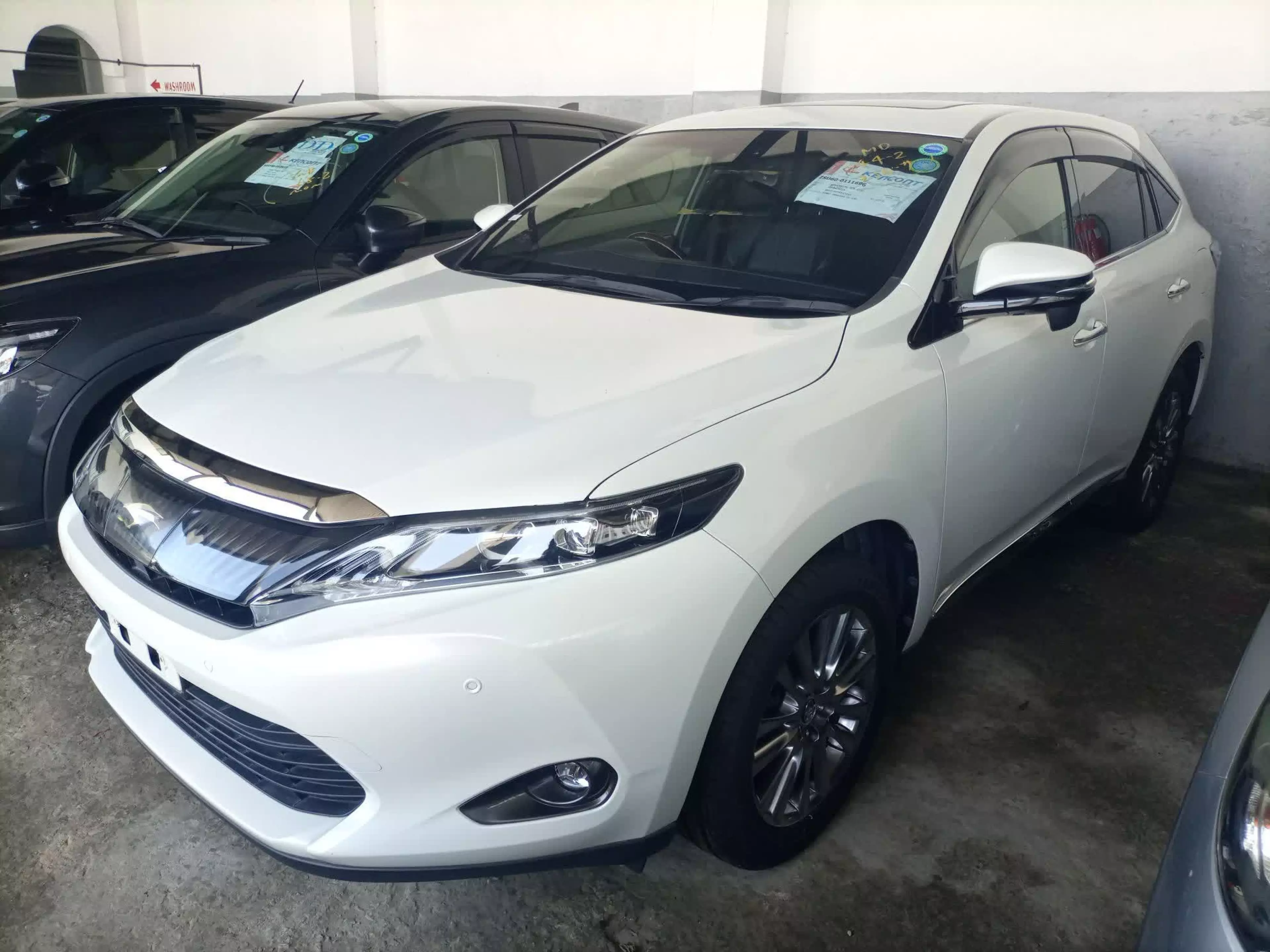 Toyota Harrier - 2017
