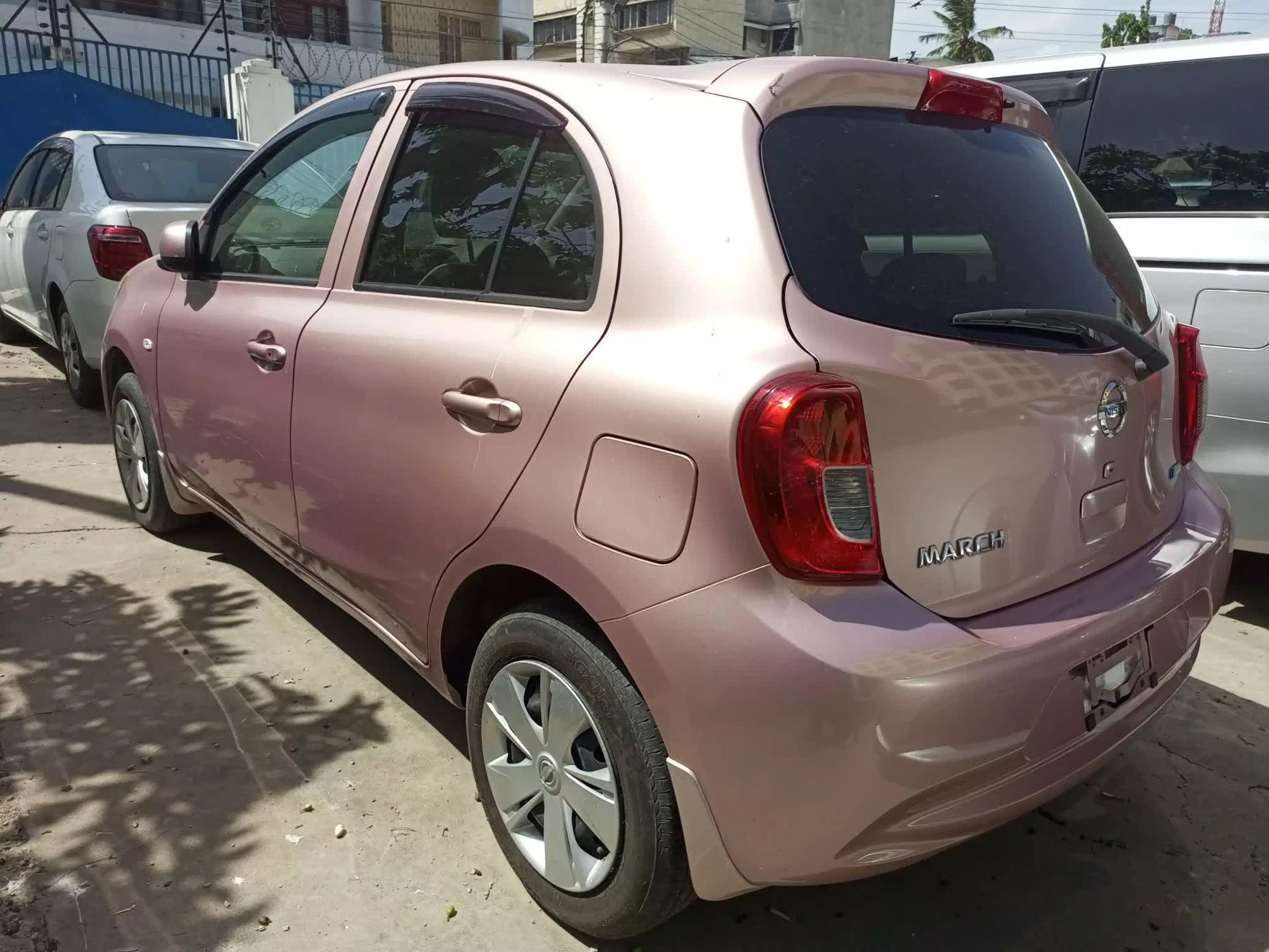 Nissan March - 2015