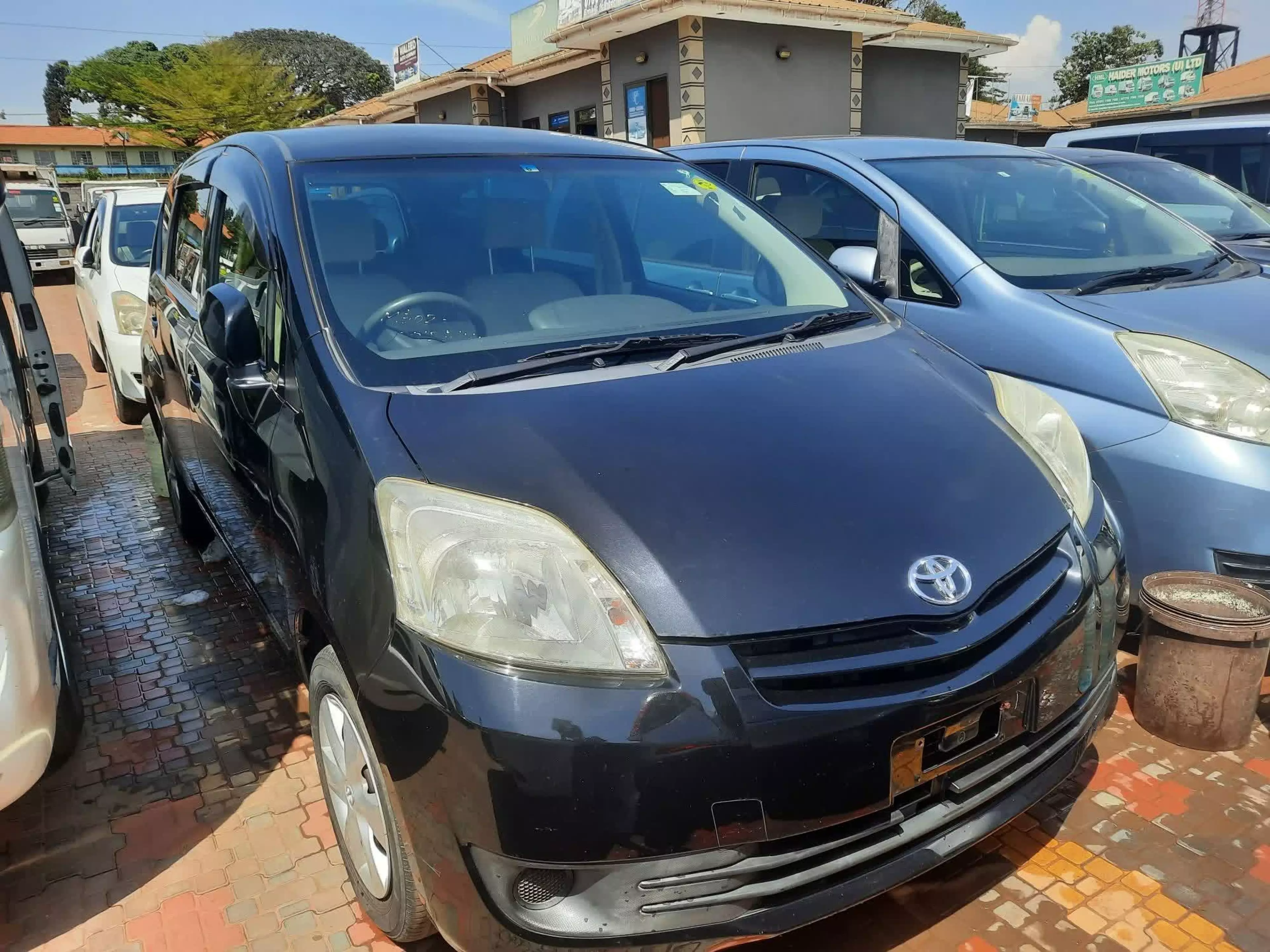 Toyota Passo Sette - 2009
