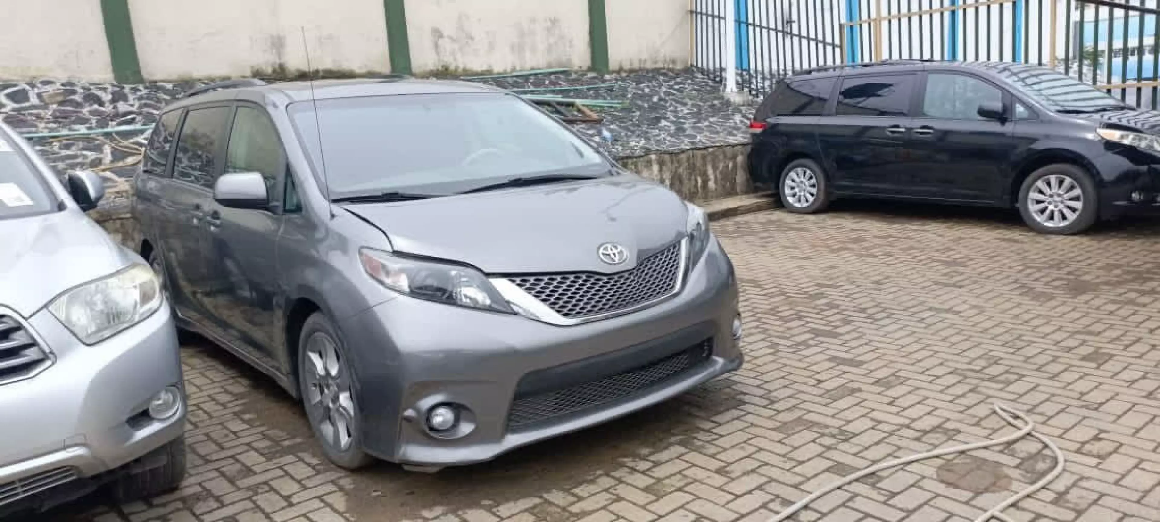 Toyota Sienna - 2013