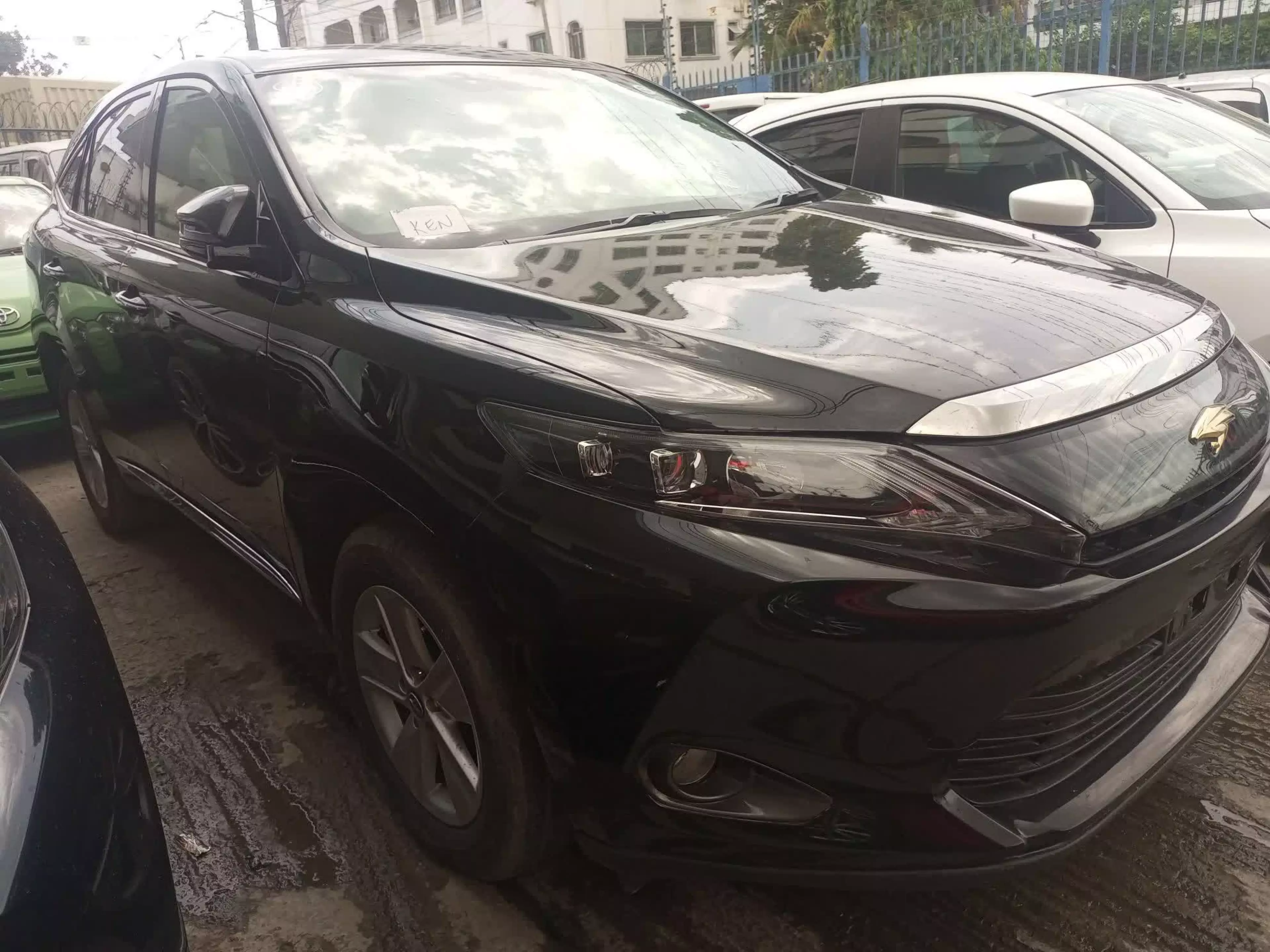 Toyota Harrier - 2016