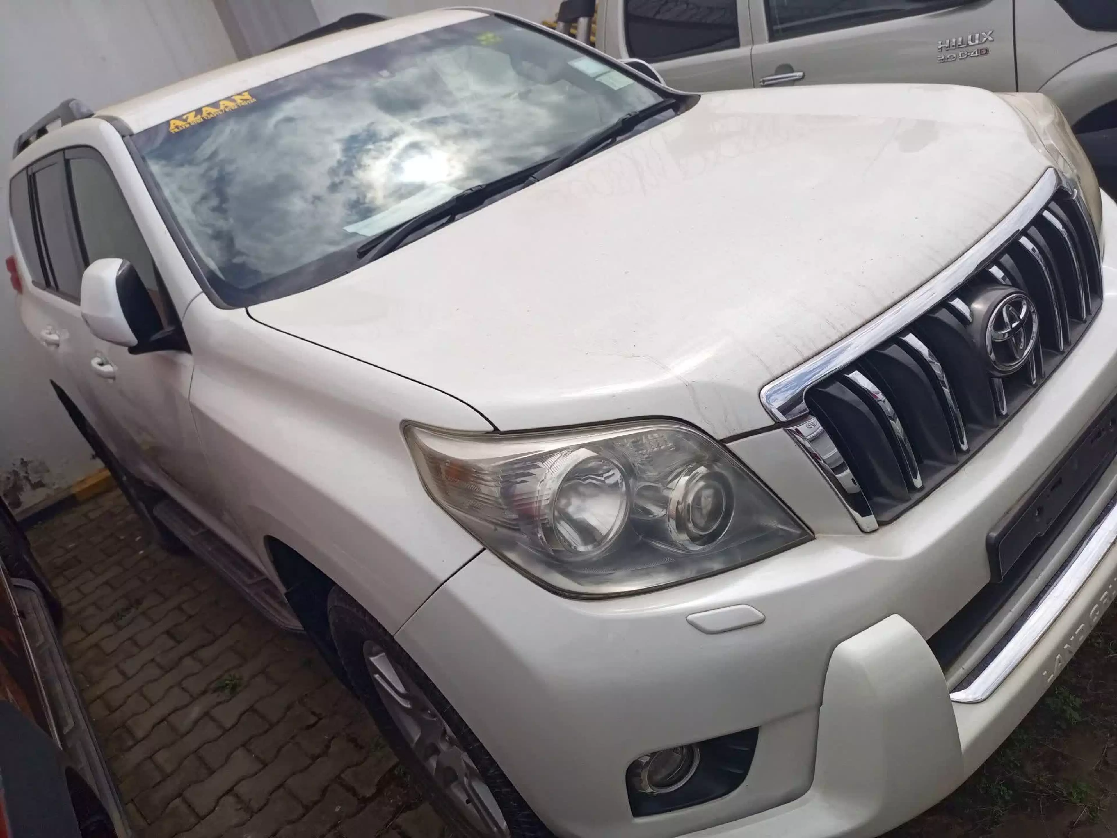 Toyota LAND CRUISER VGX - 2012