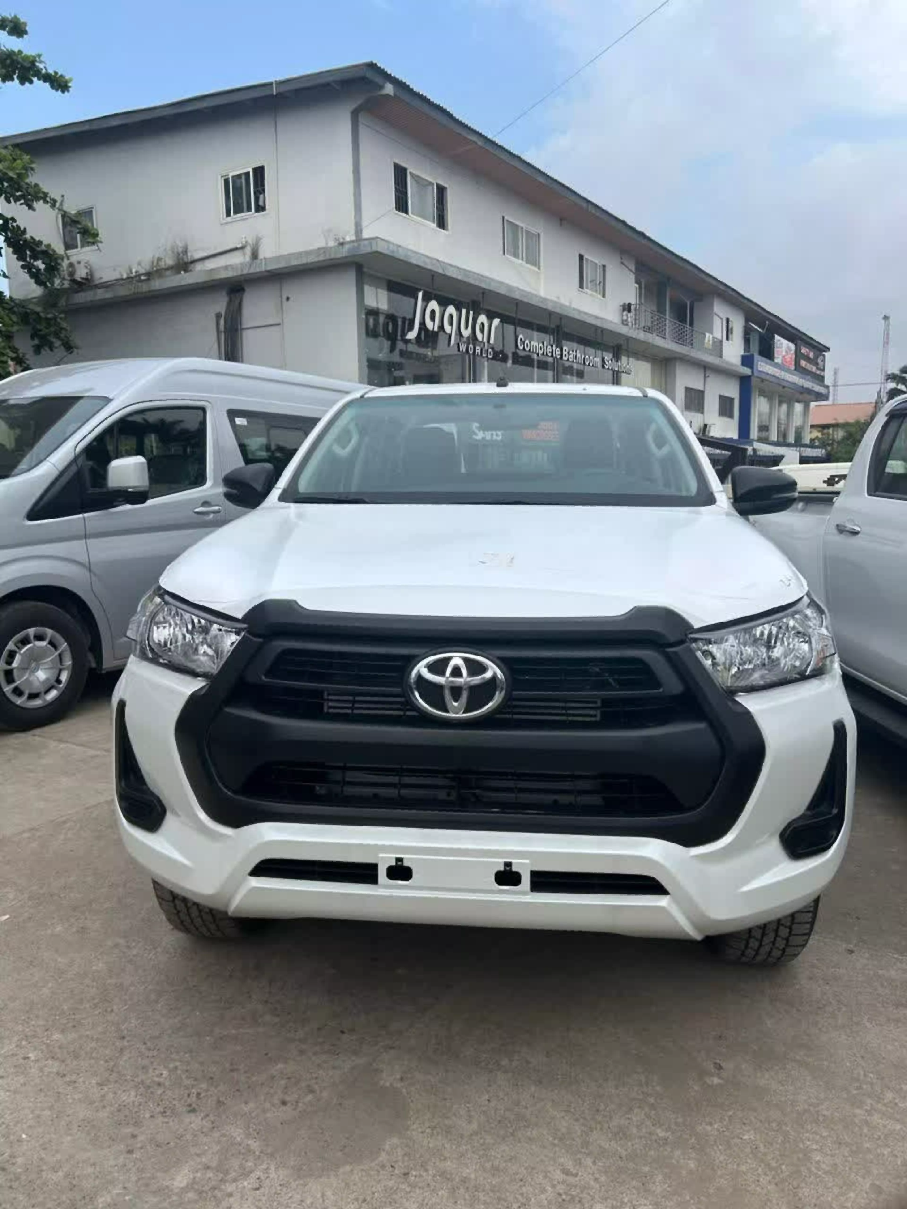 Toyota Hilux  - 2025