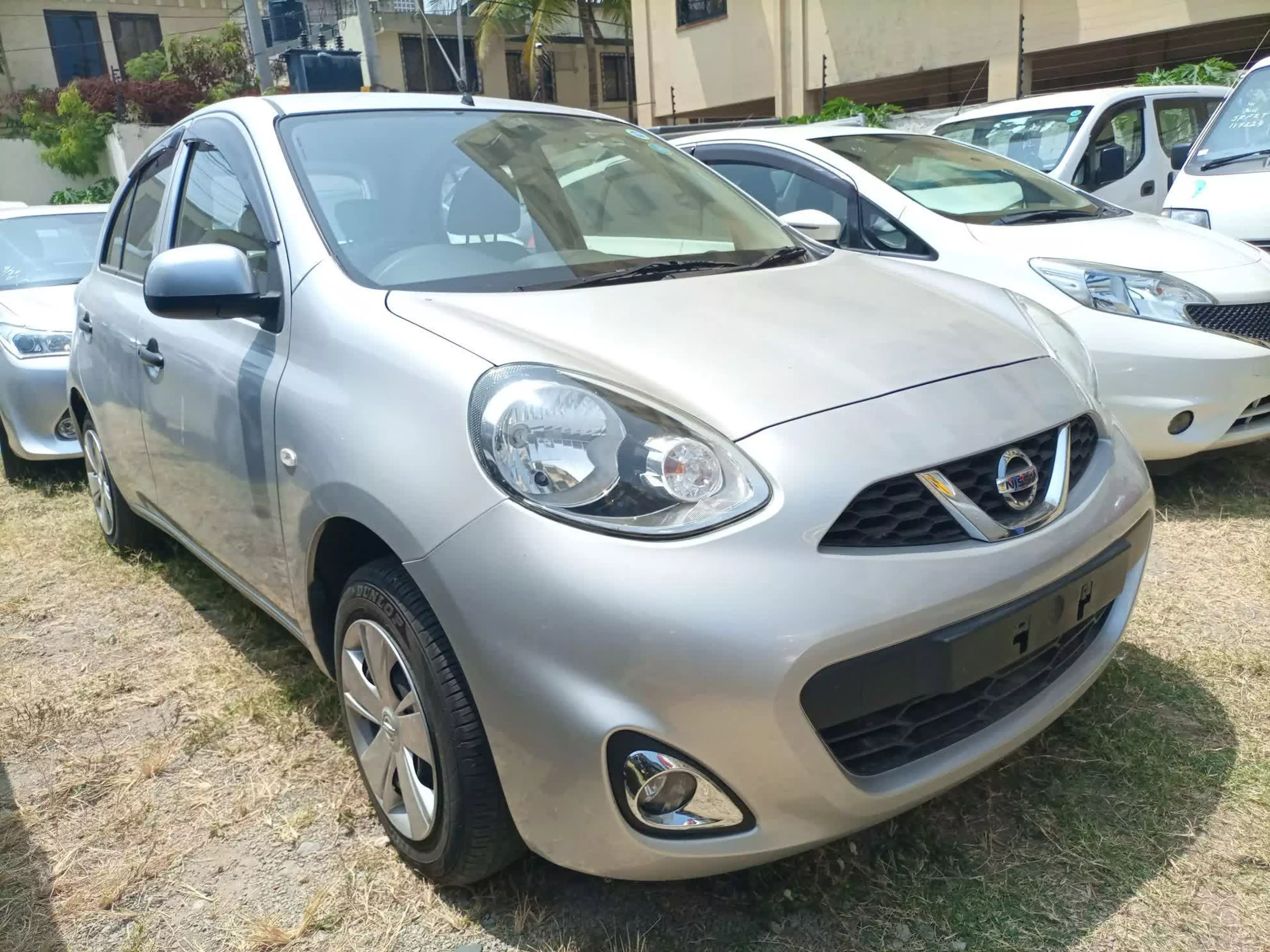 Nissan March - 2015