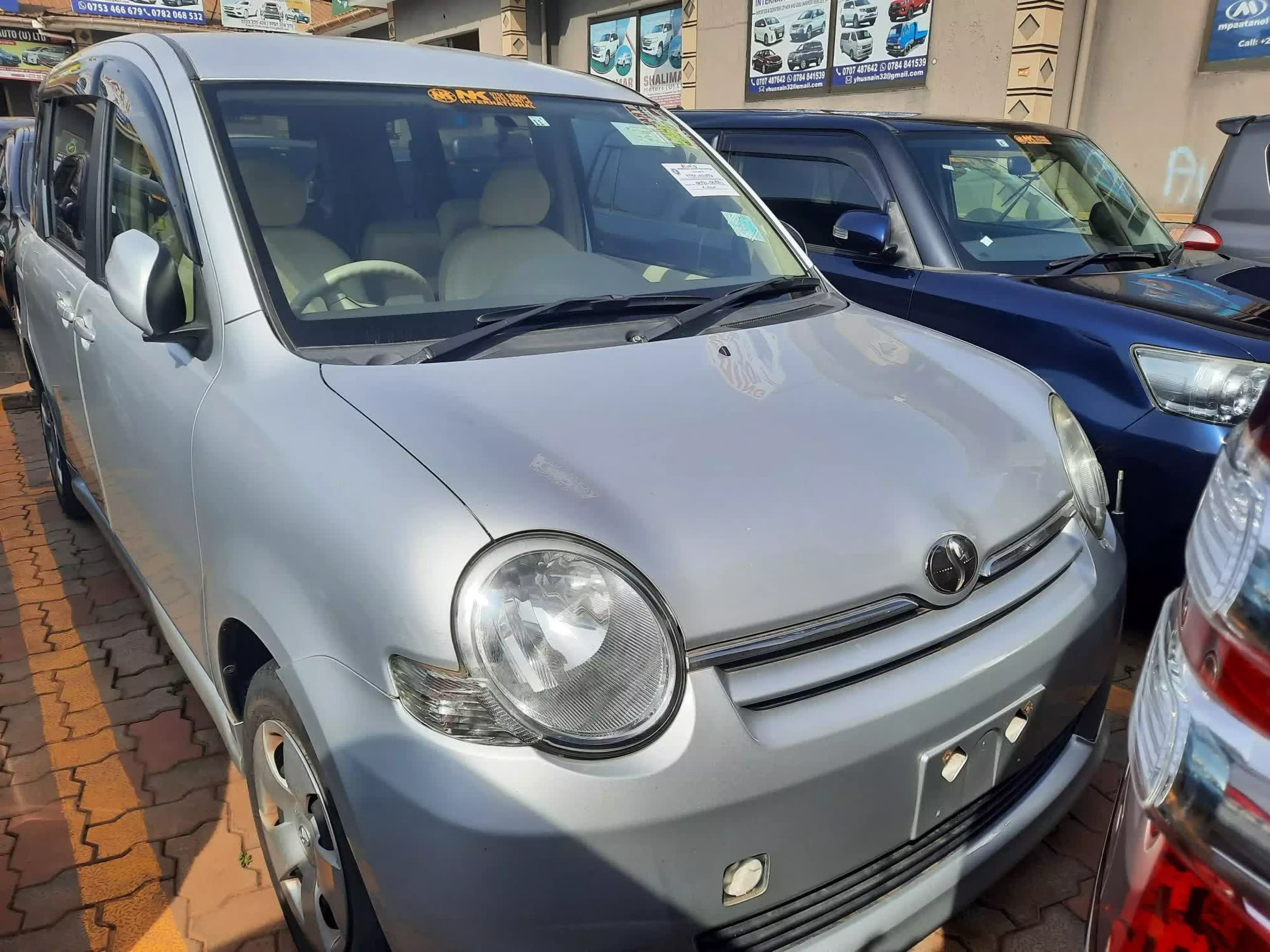 Toyota Sienta - 2009