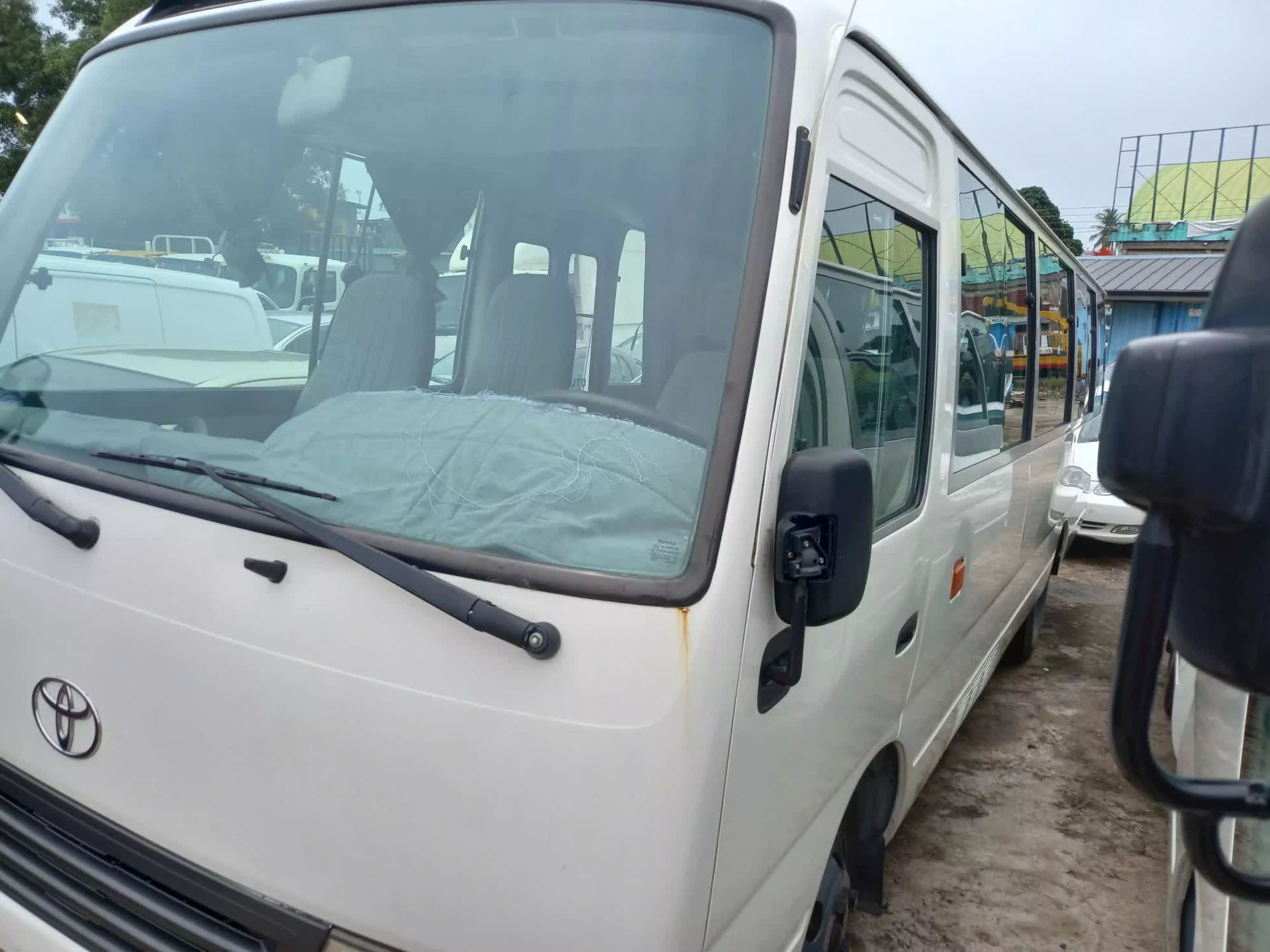 Toyota Coaster - 2005