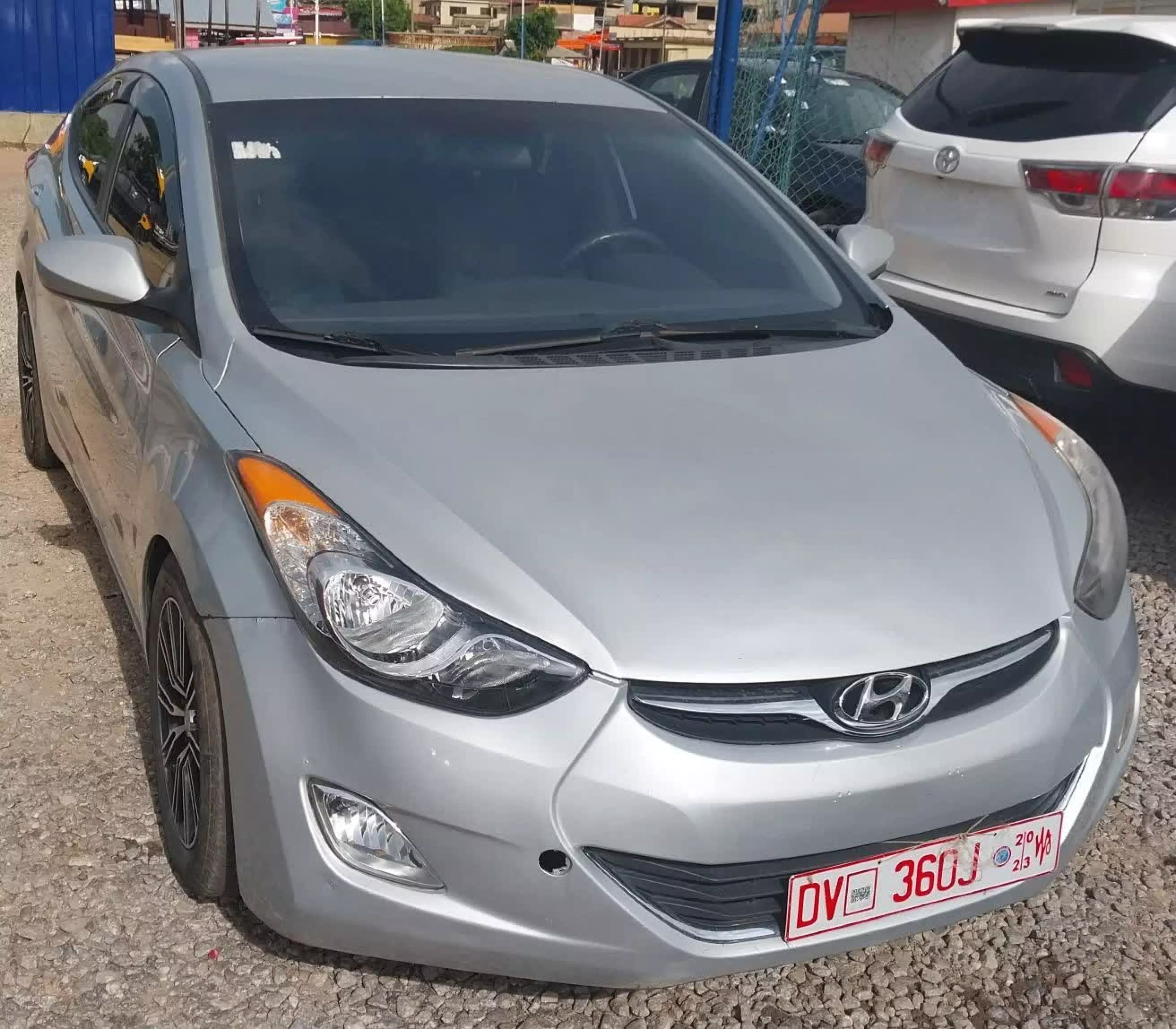 Hyundai Elantra - 2012