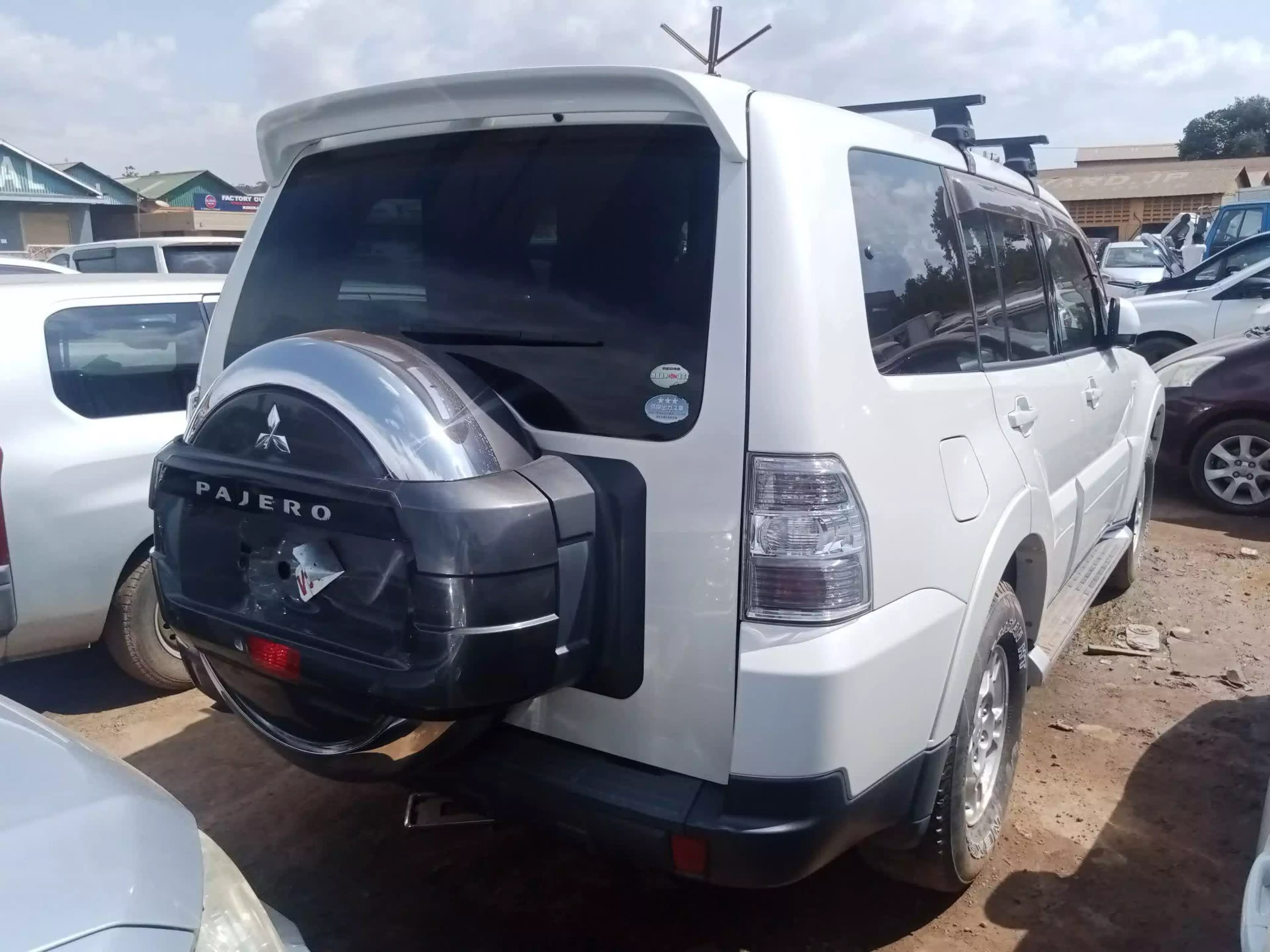 Mitsubishi Pajero   - 2010