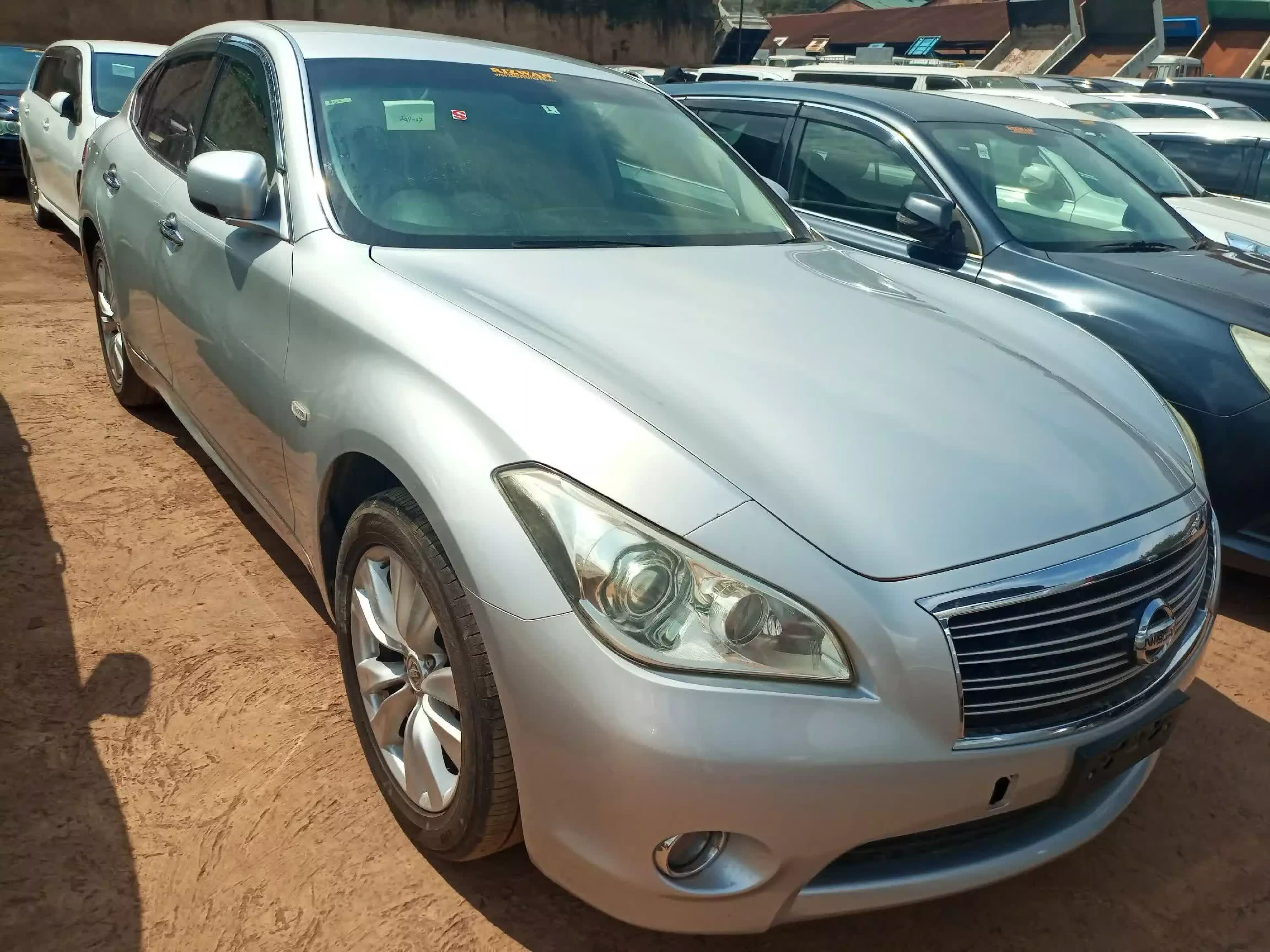 Nissan Fuga  - 2011