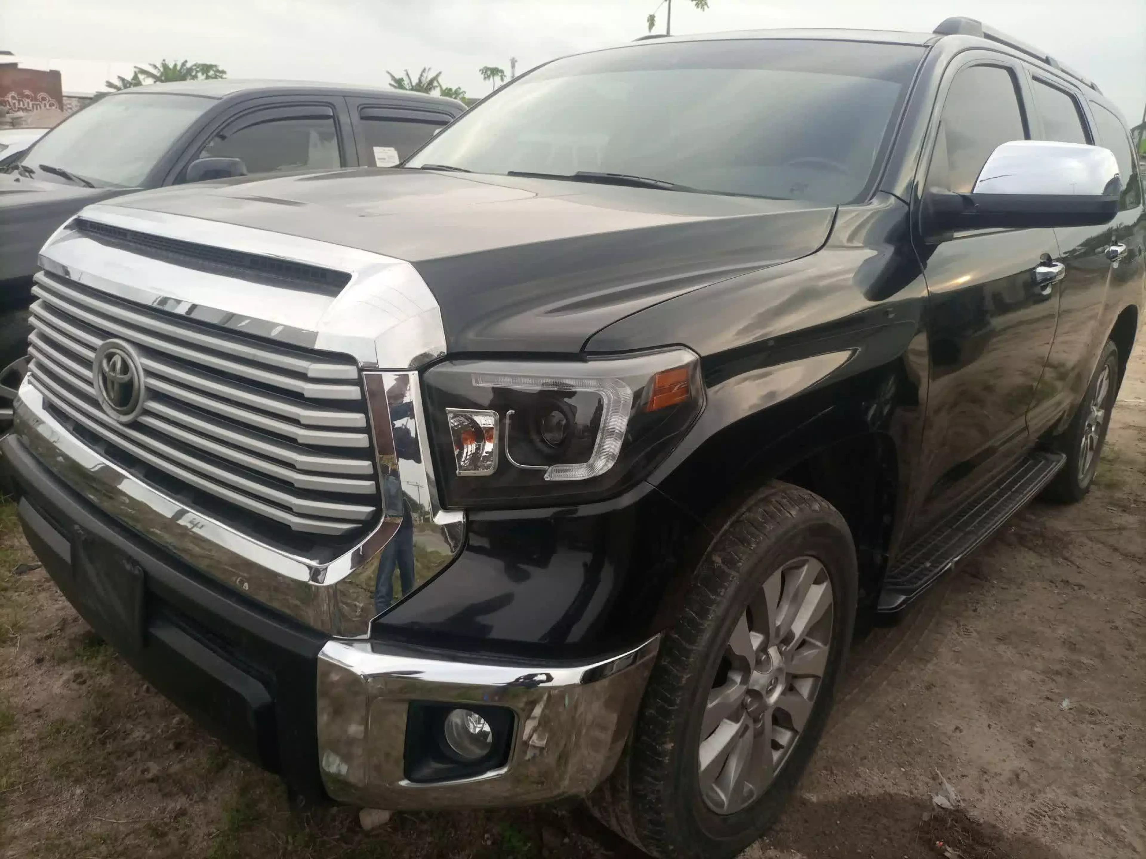 Toyota Sequoia   - 2010