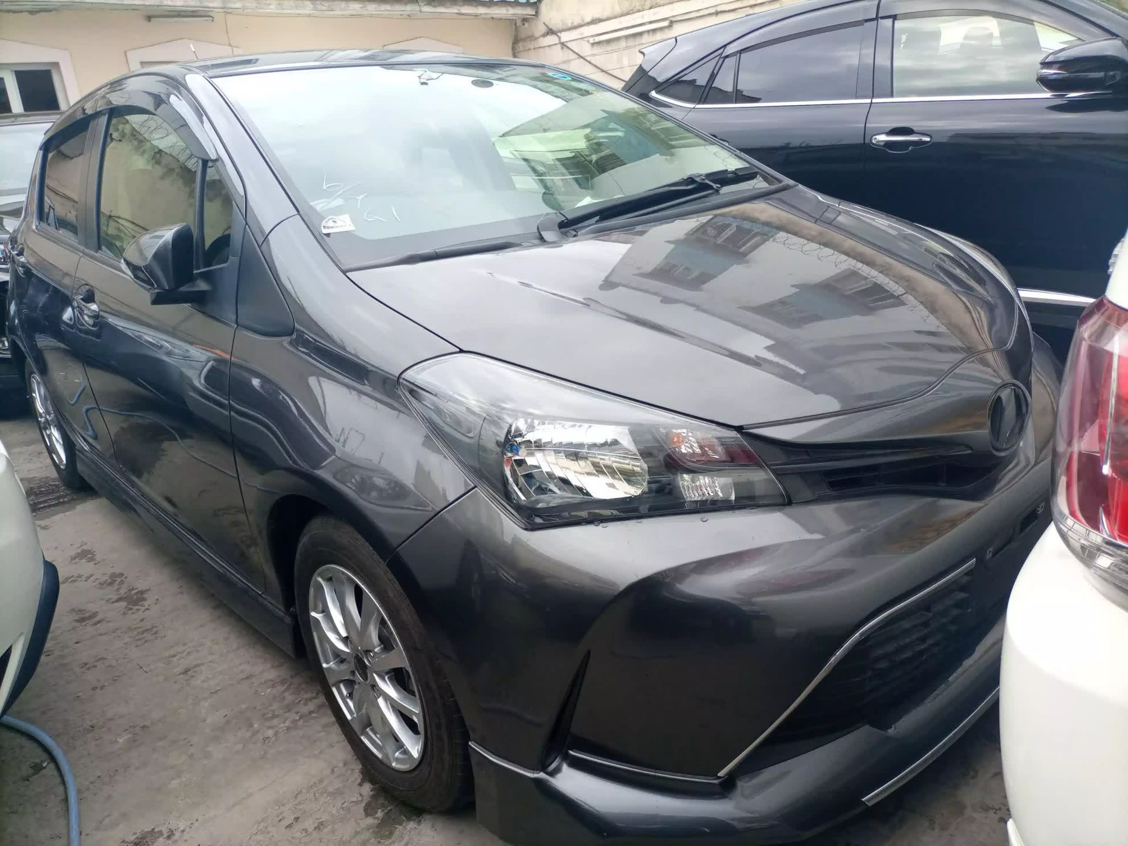 Toyota Vitz - 2015