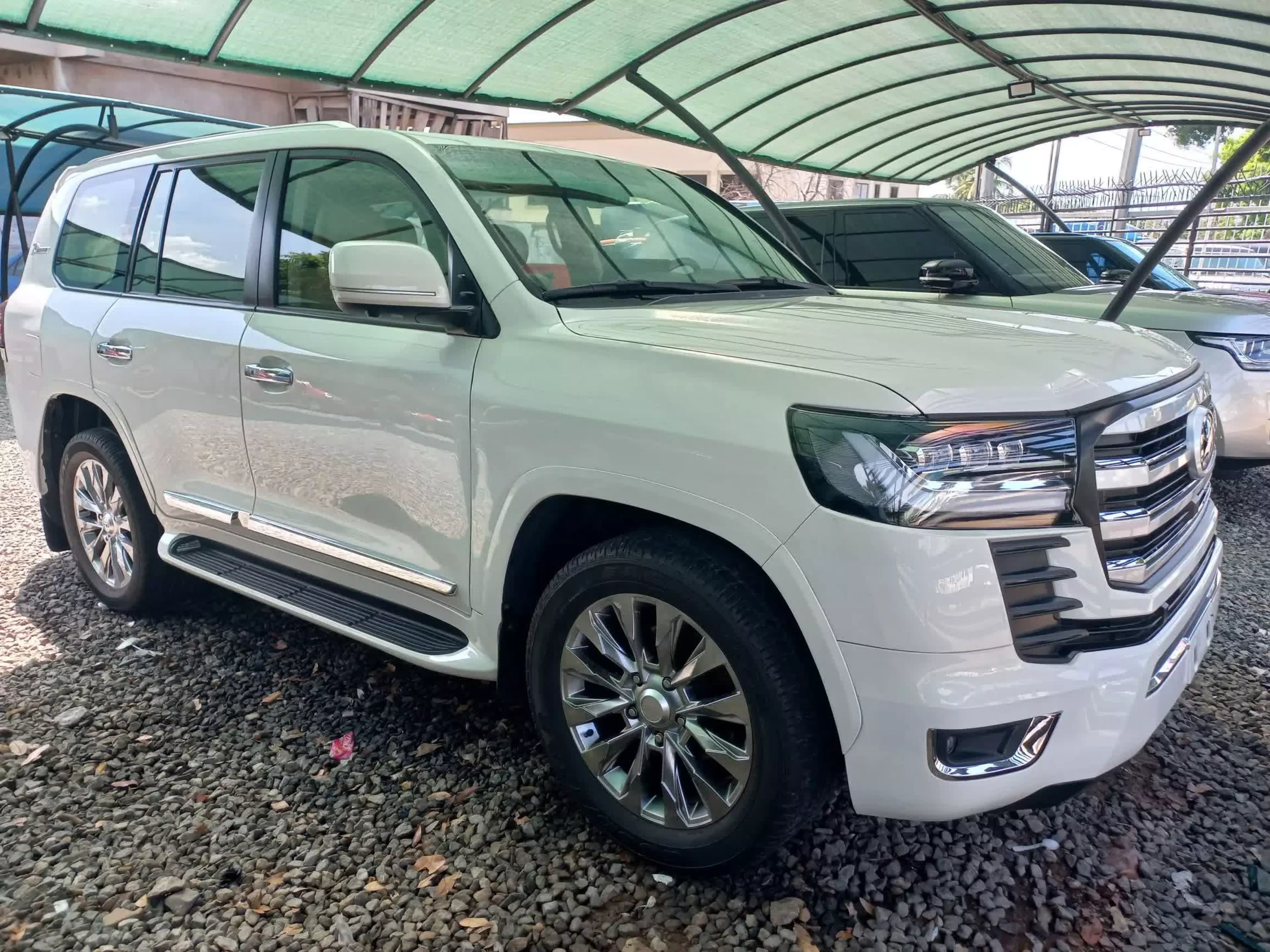 Toyota Land Cruiser - 2014