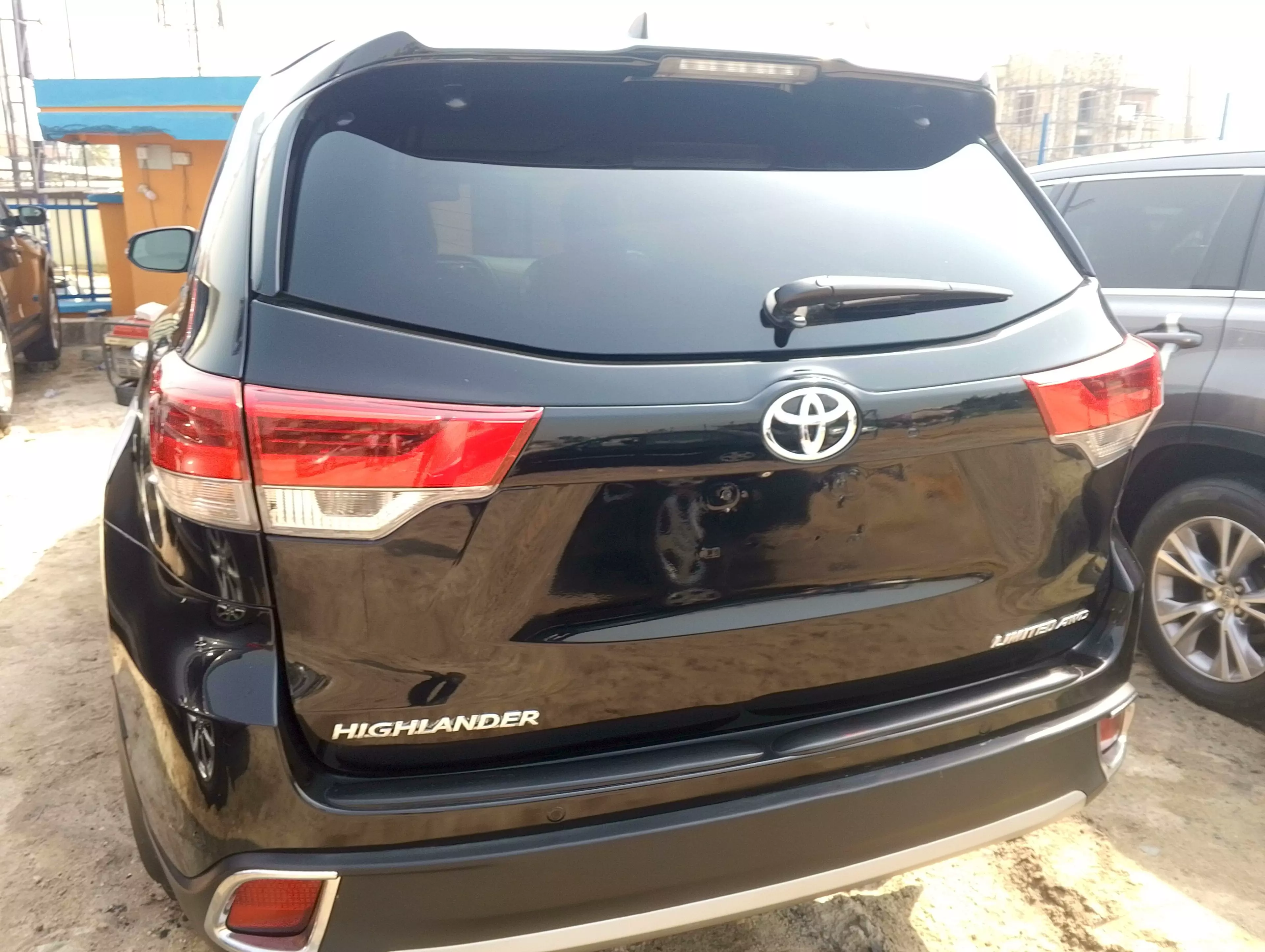 Toyota Highlander   - 2014