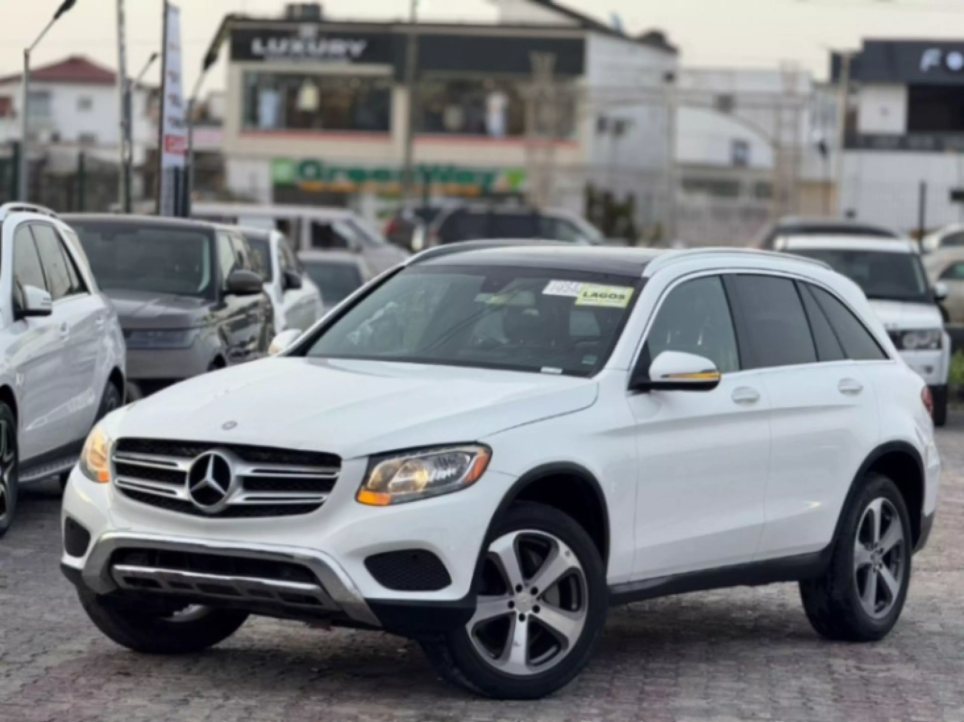 Mercedes-Benz GLC 300 - 2016