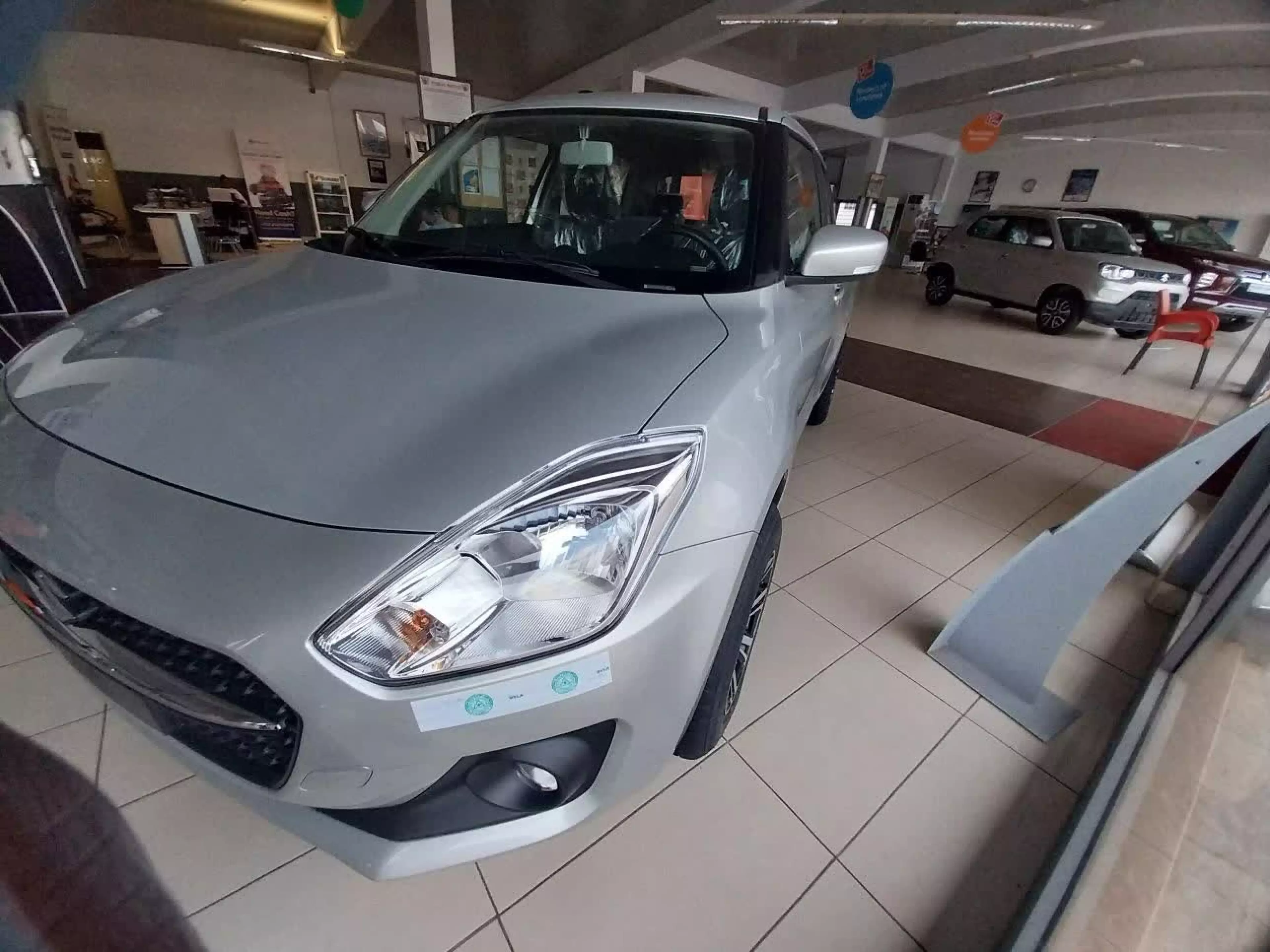 SUZUKI Swift GLX - 2023