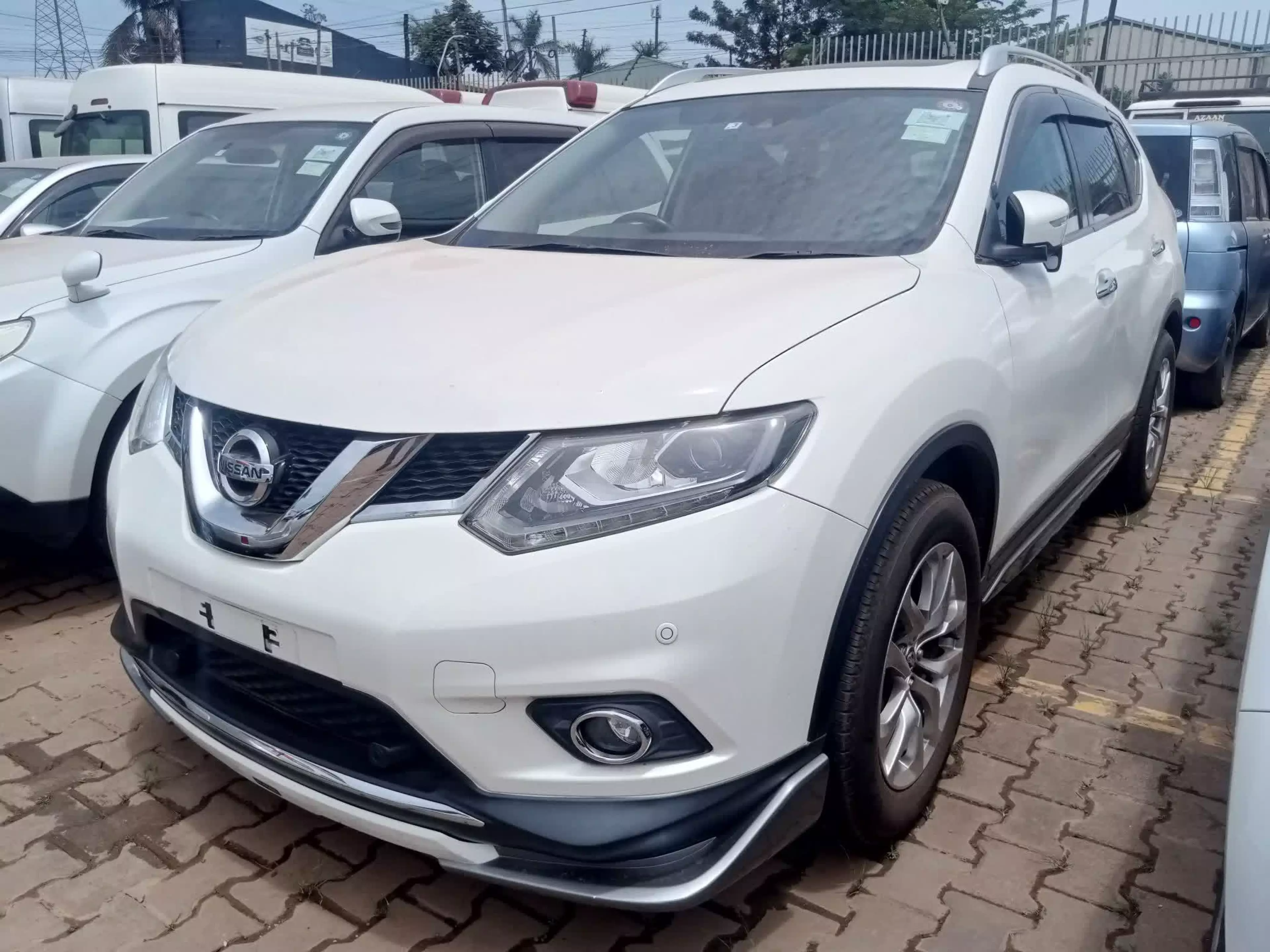Nissan X- trail - 2015
