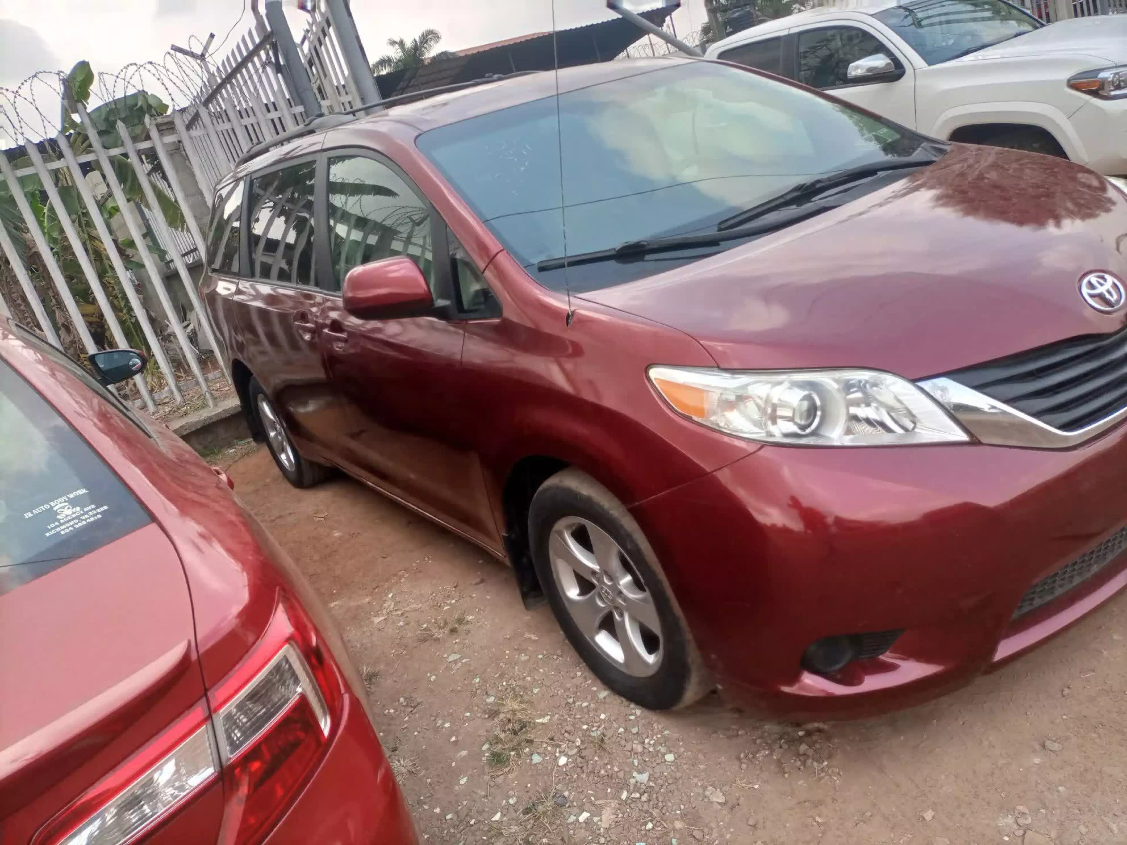 Toyota Sienna - 2011