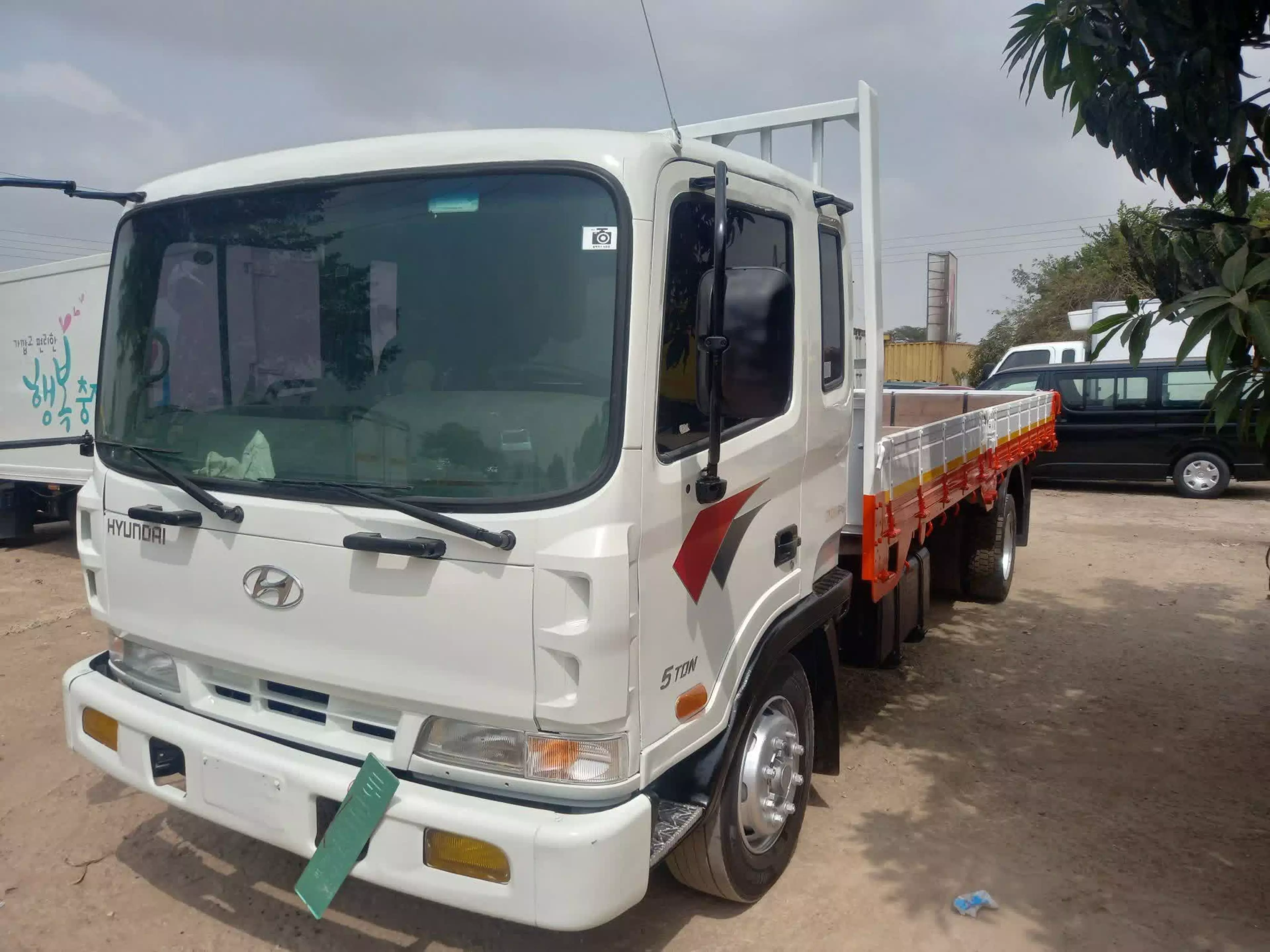 Hyundai Rhino - 2004