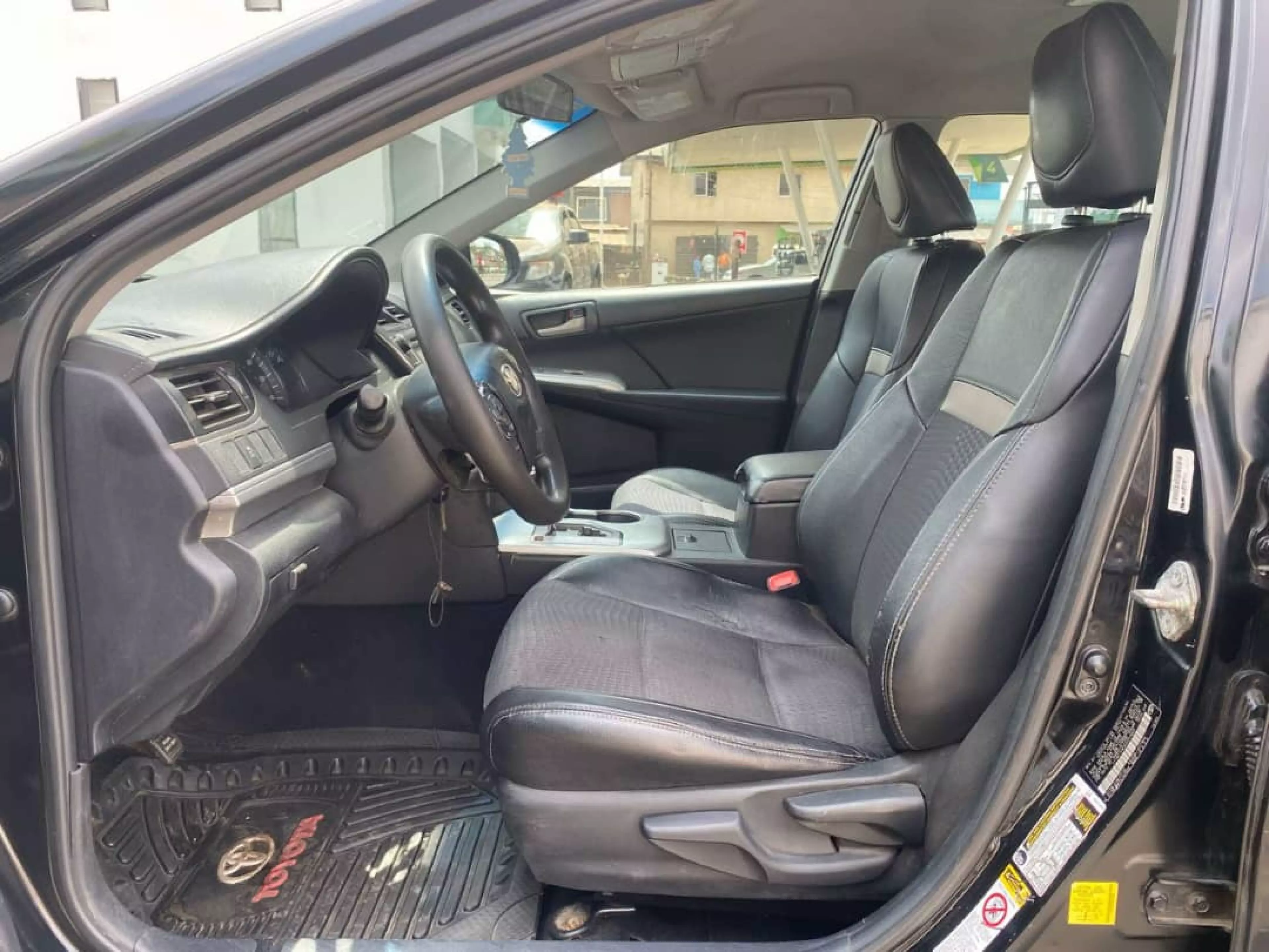 Toyota Camry   - 2014