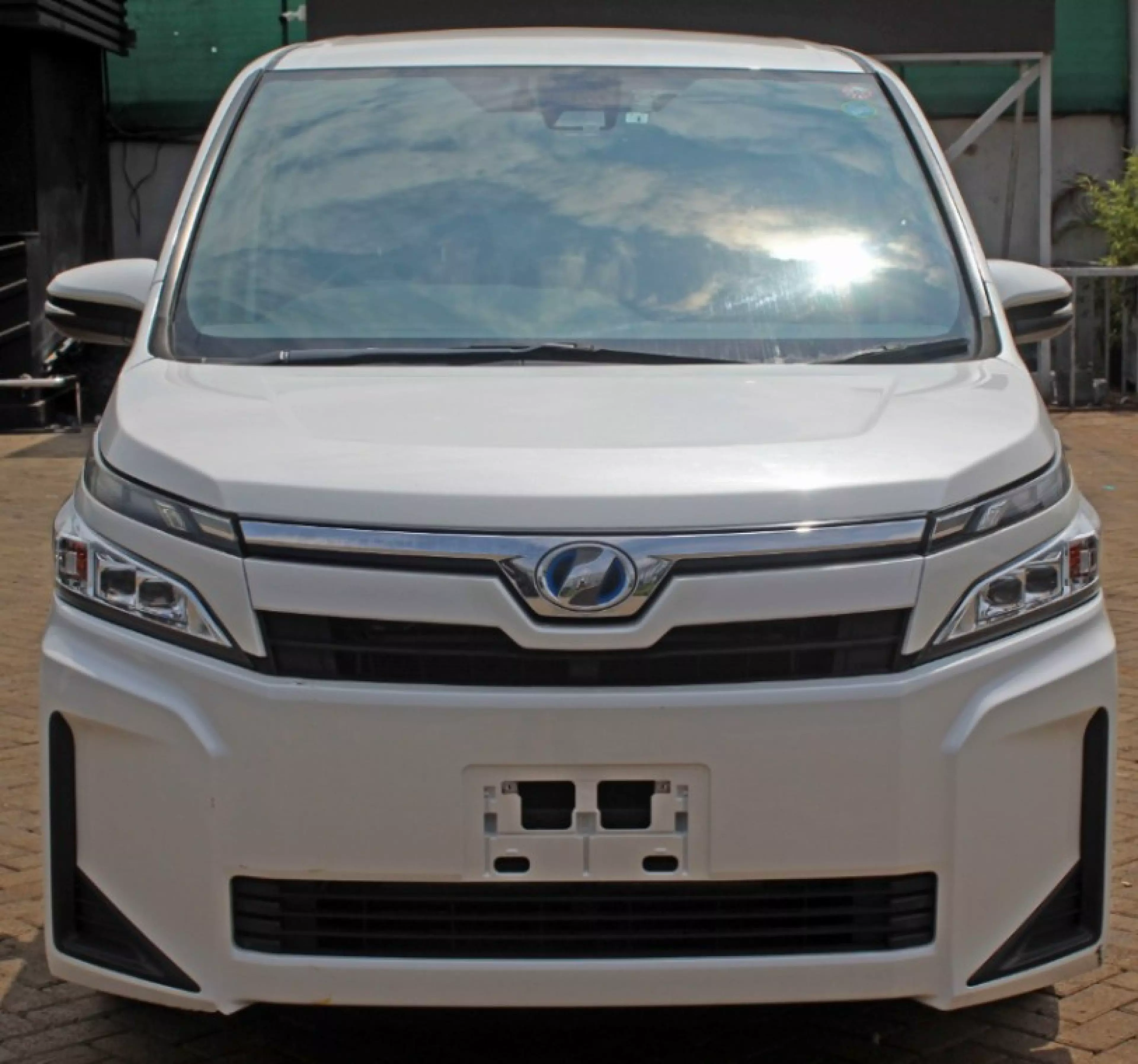 Toyota Voxy  - 2018