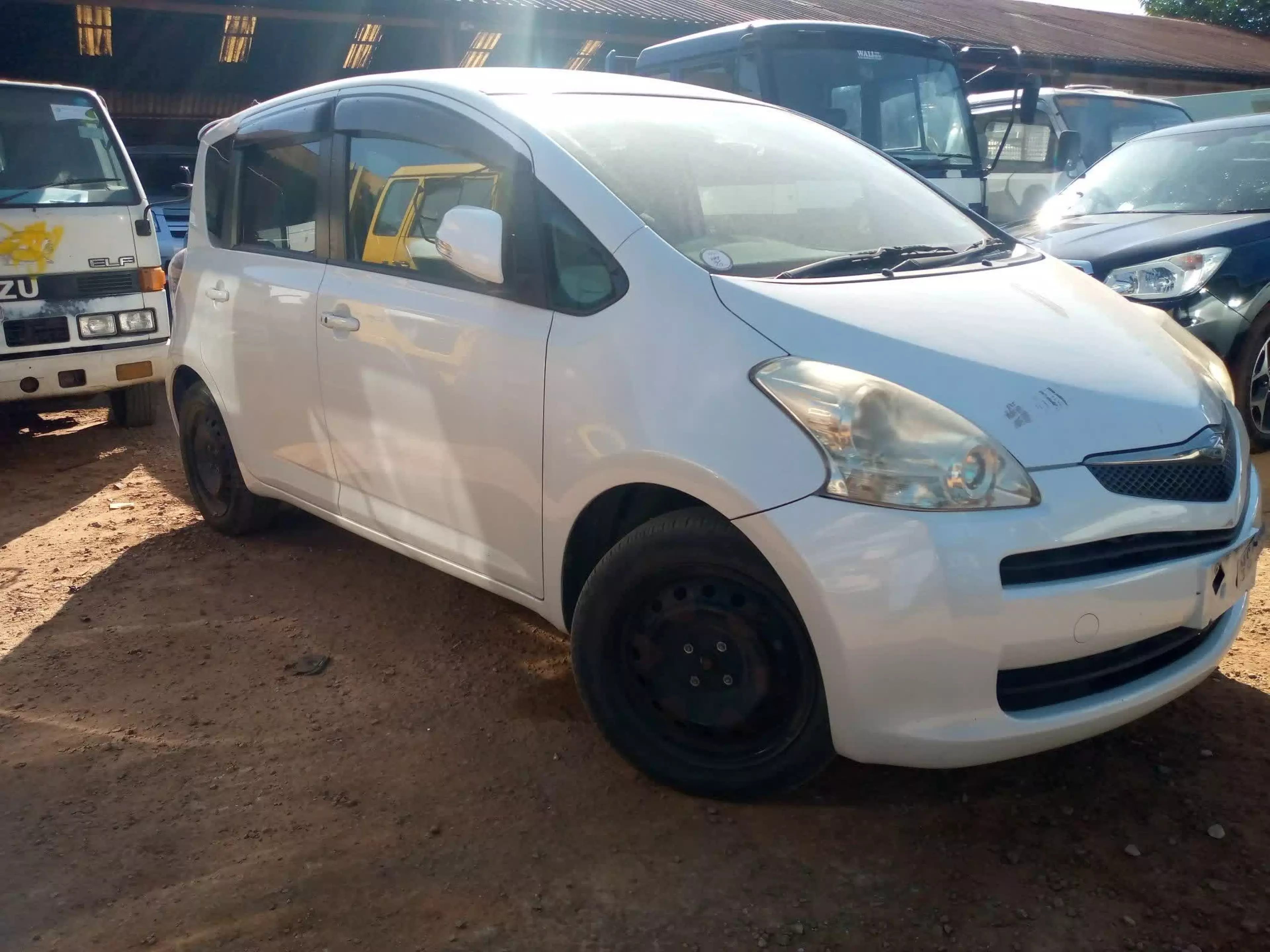 Toyota Ractis - 2008